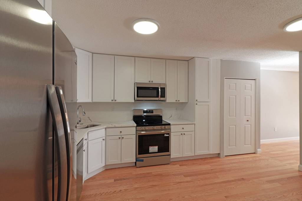 Brookline, MA 02445,1850 Beacon St. #304