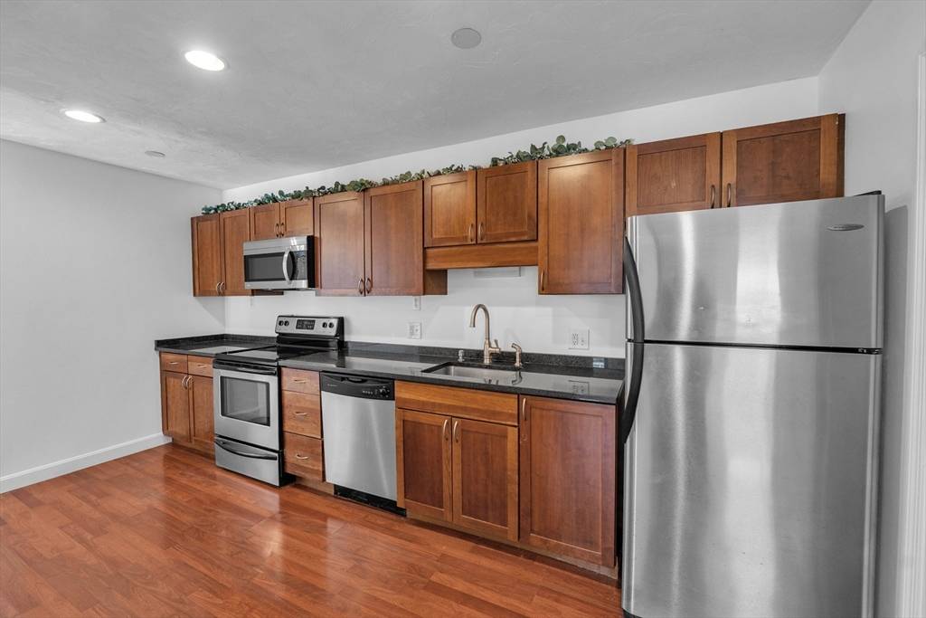 Marlborough, MA 01752,336 E Main St #14