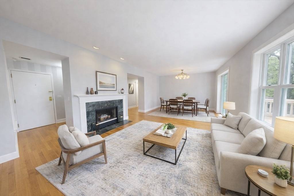 Brookline, MA 02446,216 Summit Ave #201