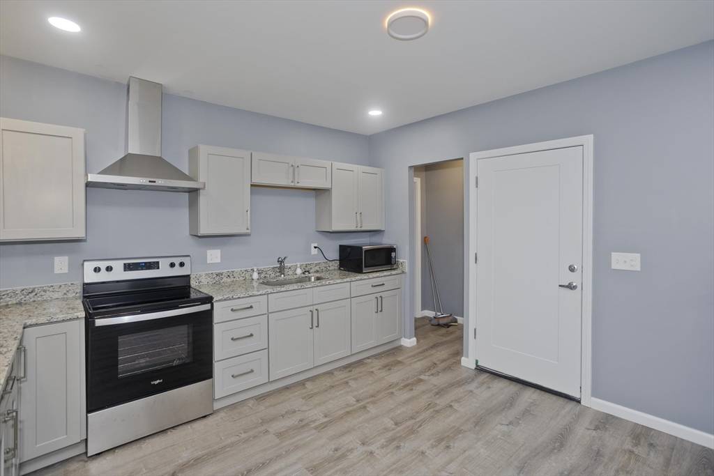 Chicopee, MA 01013,27 Charbonneau Terrace #27