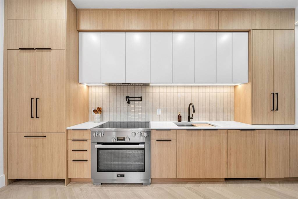 Newton, MA 02458,123-125 Waban St #123