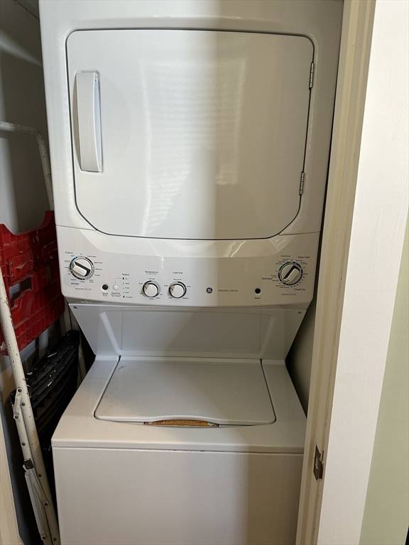 Boston, MA 02128,61 Putnam St #2