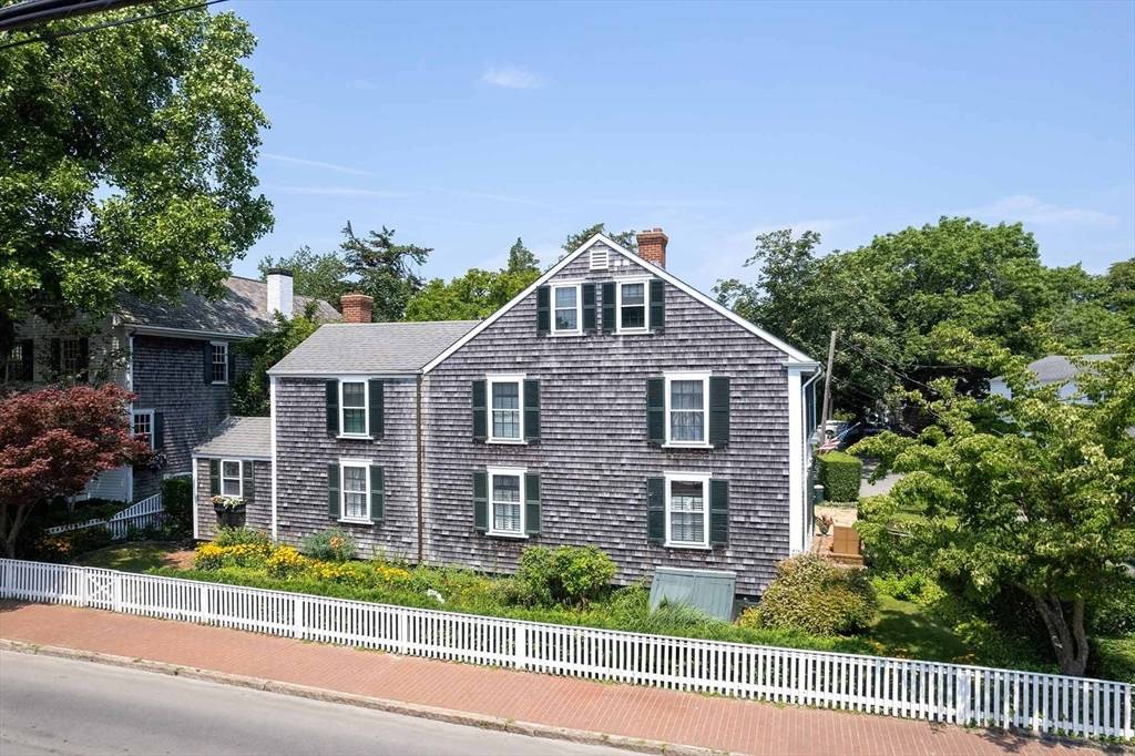 Edgartown, MA 02539,2 Green Ave