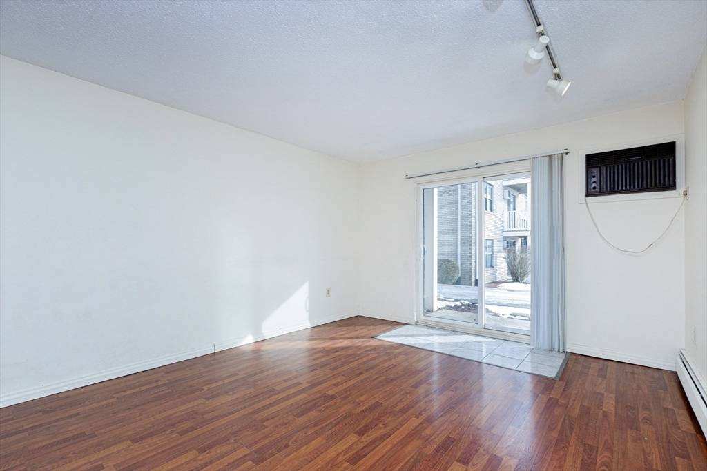 Billerica, MA 01821,11 Kenmar Dr #11