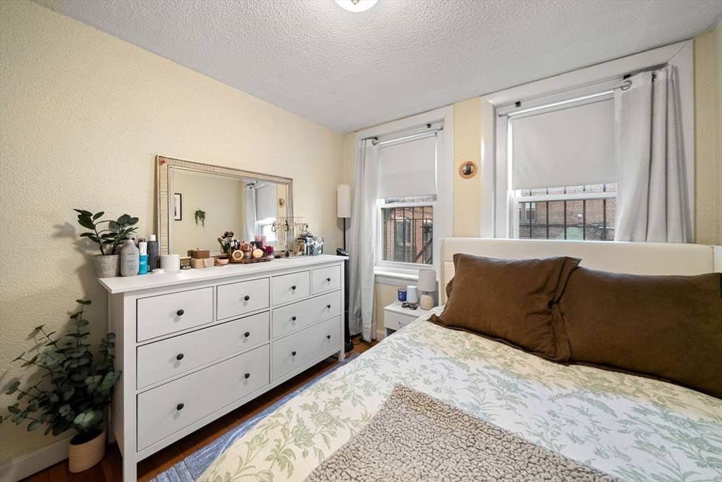 10 Henchman St #2R Boston, MA 02113