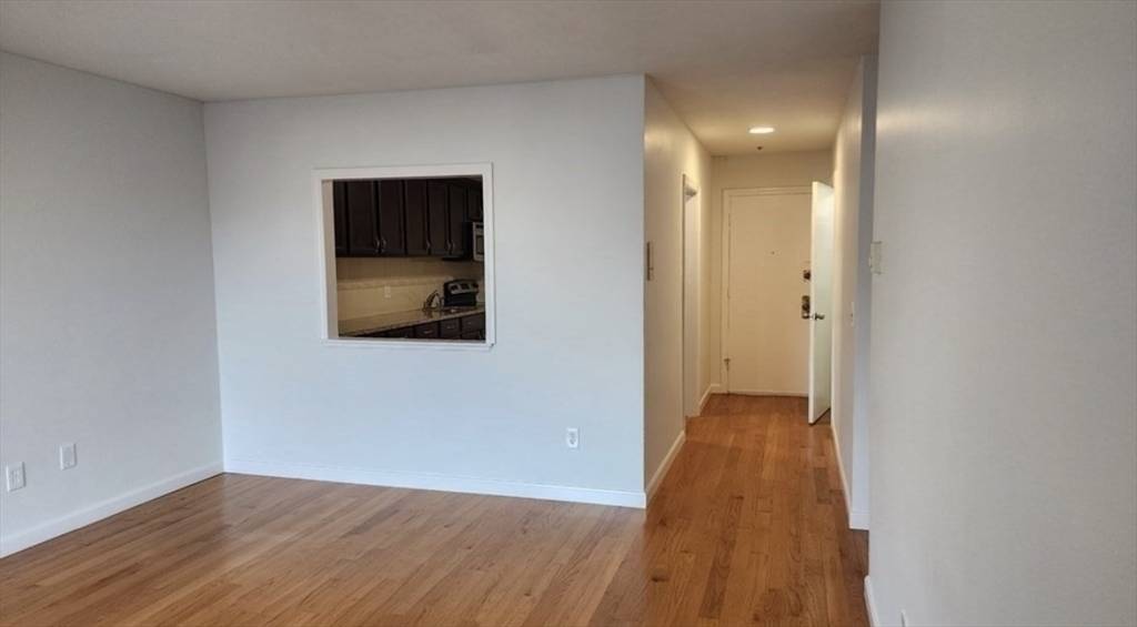 Boston, MA 02132,116 Spring St #D2