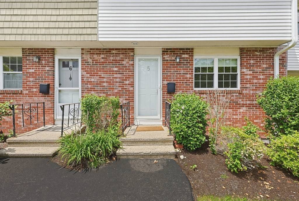 5 Bayberry Circle #5, Millis, MA 02054