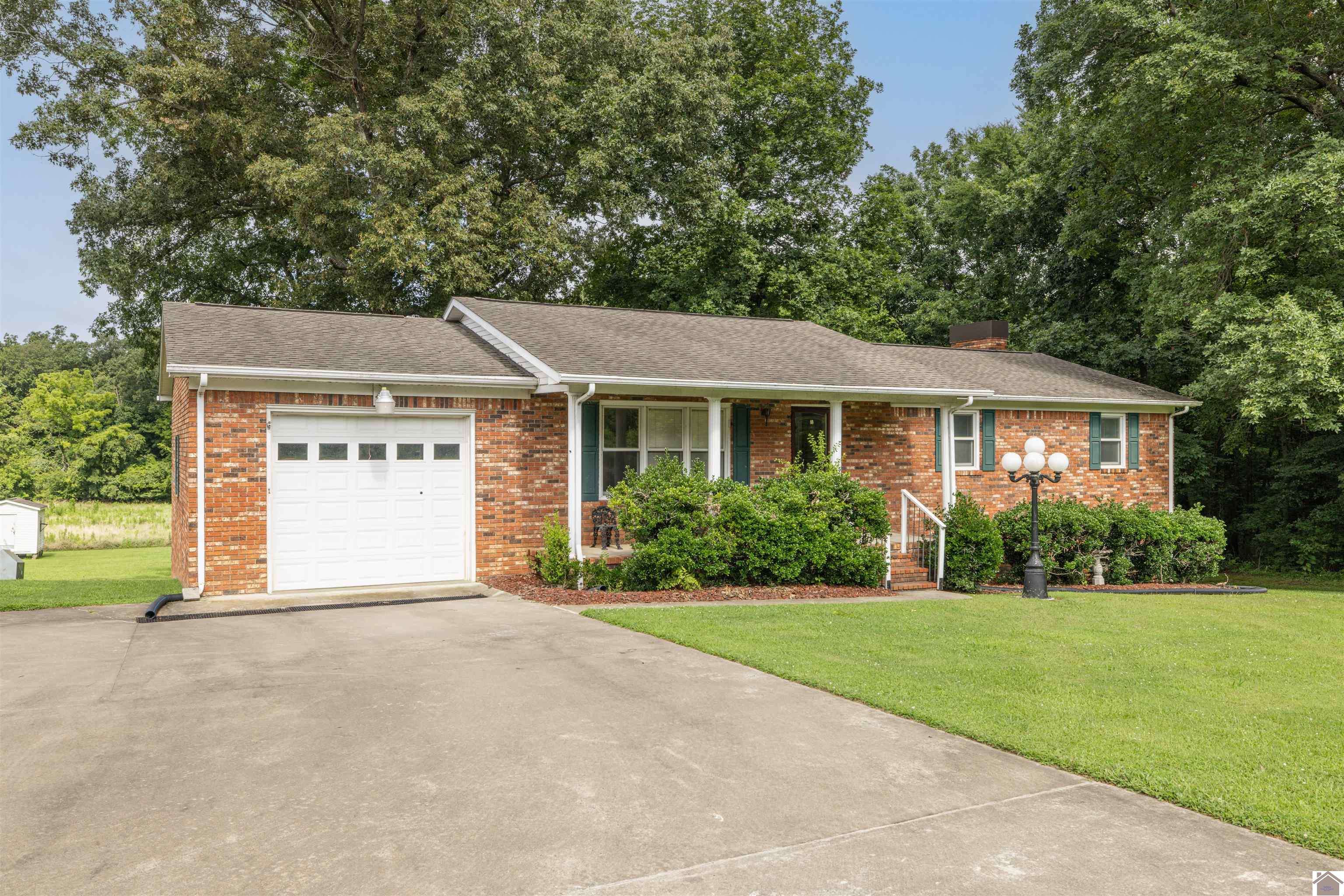 Murray, KY 42071,1957 Coopertown Road