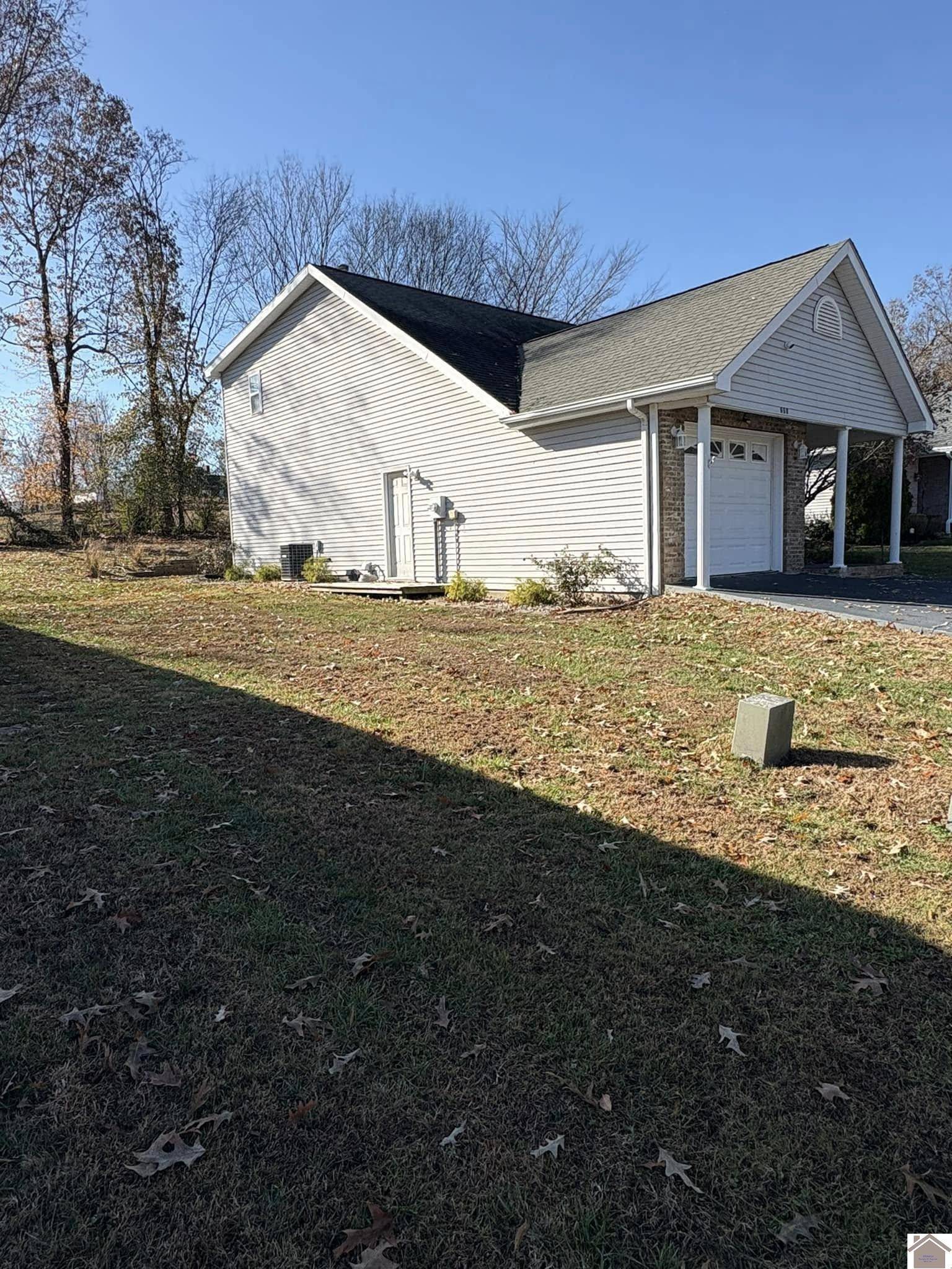 Paducah, KY 42003,909 Stonebrooke Court