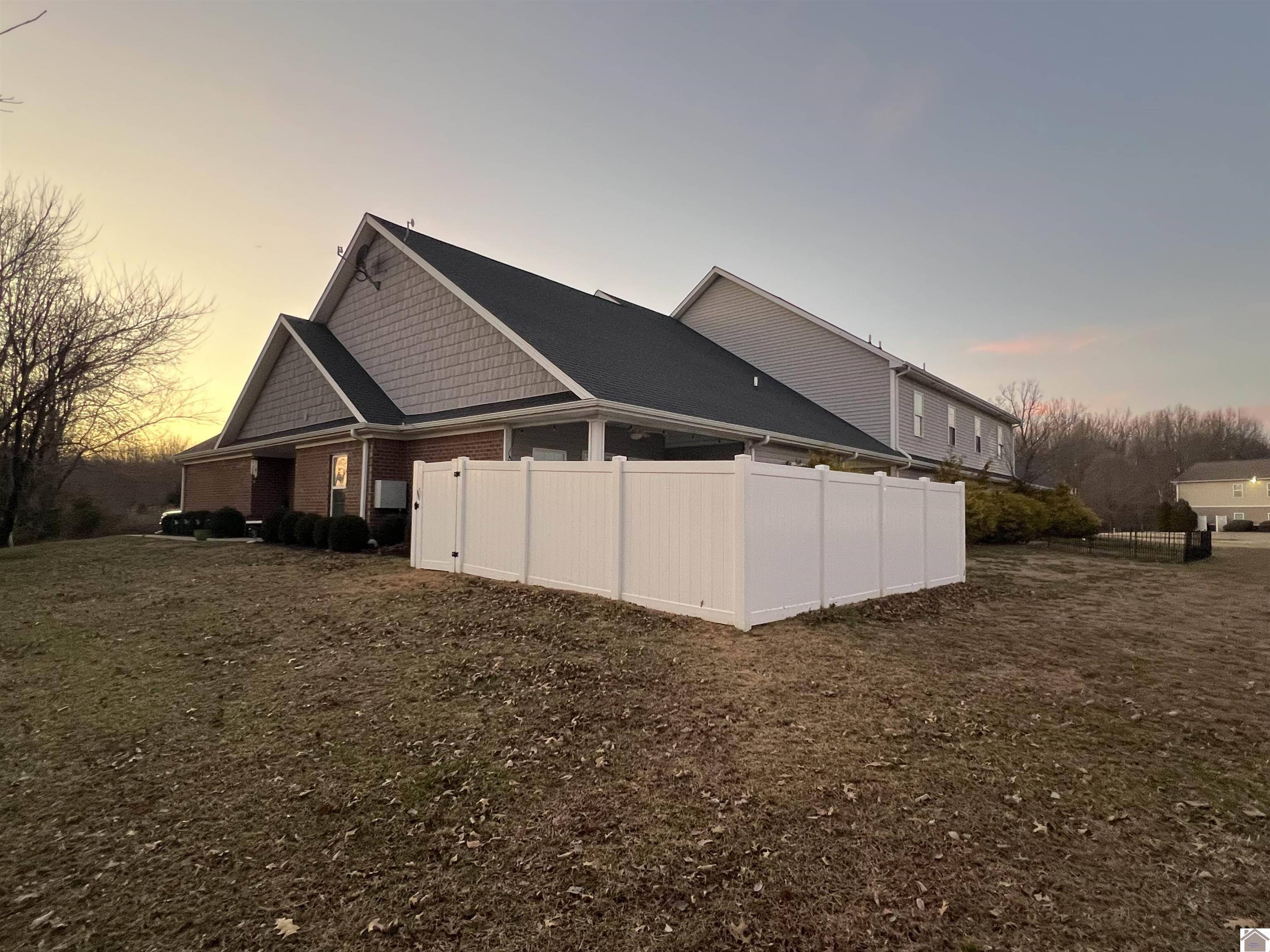 Paducah, KY 42001,3482 Trail head Dr