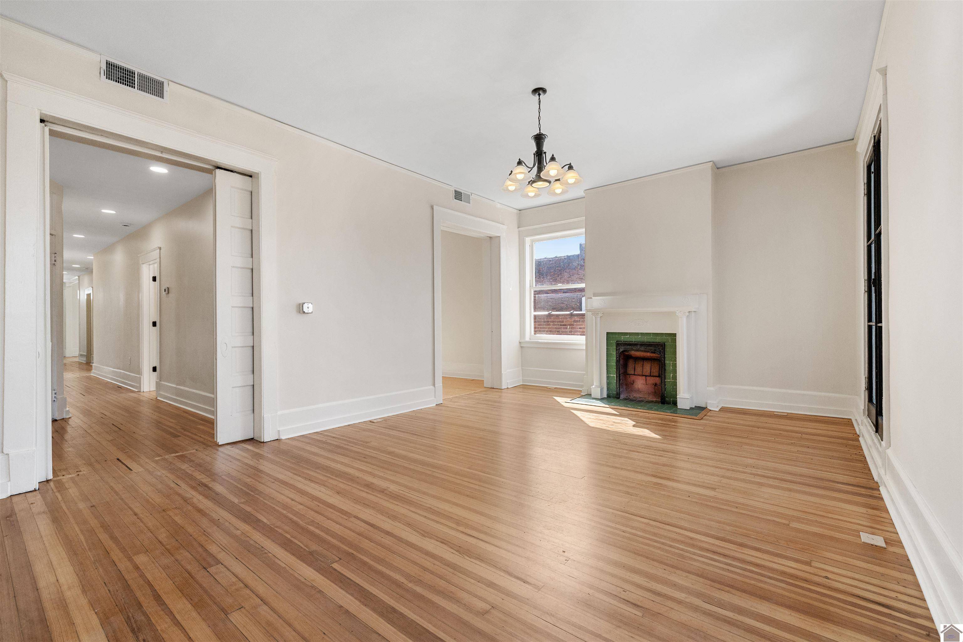 Paducah, KY 42001,610 Broadway Unit 201