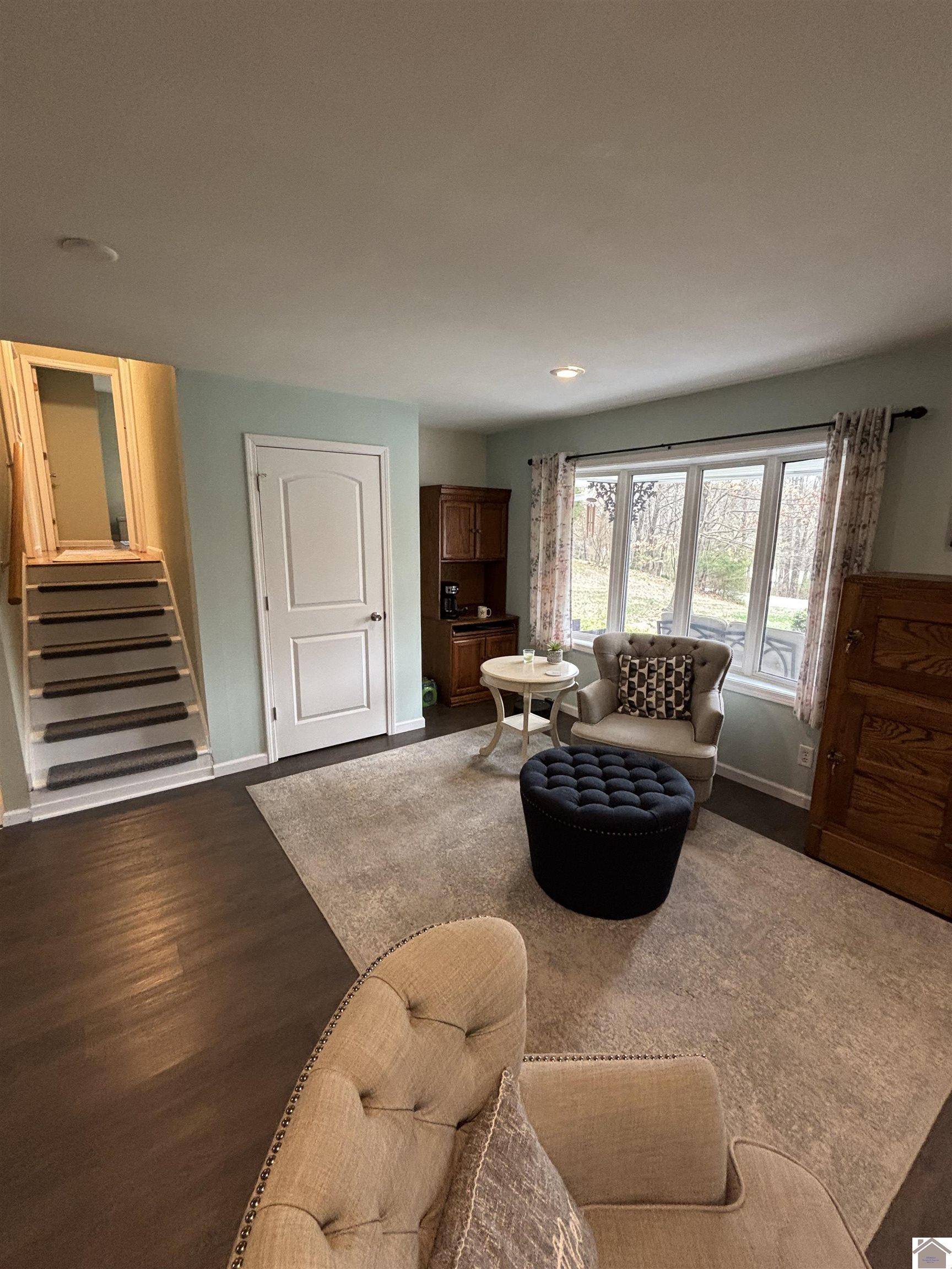 Grand Rivers, KY 42045,184 Jennings