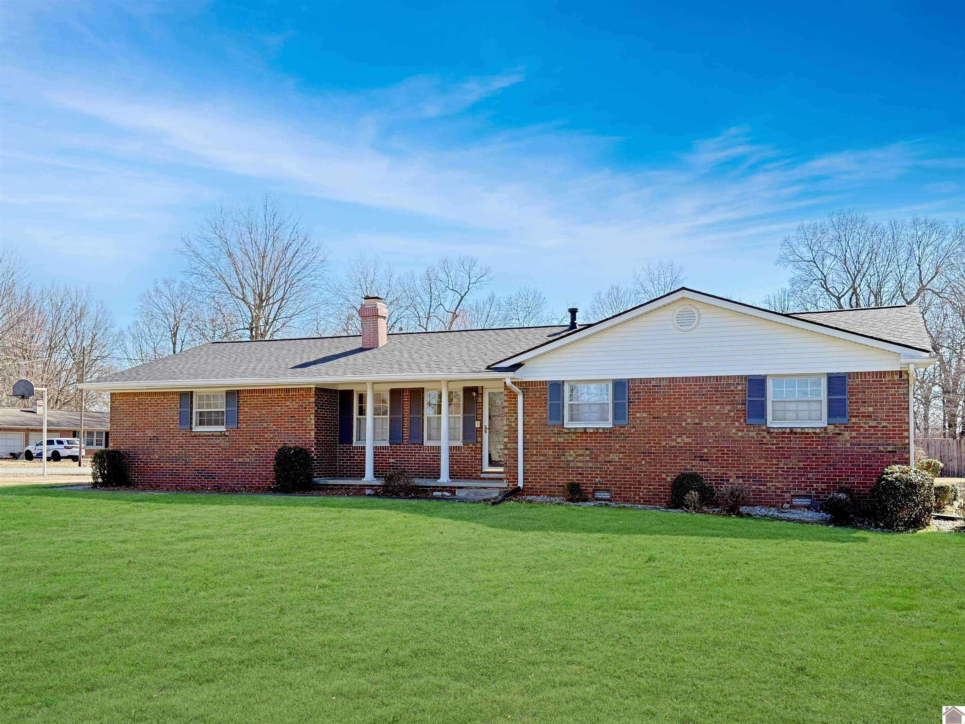 Paducah, KY 42025,6815 Greenfield Drive
