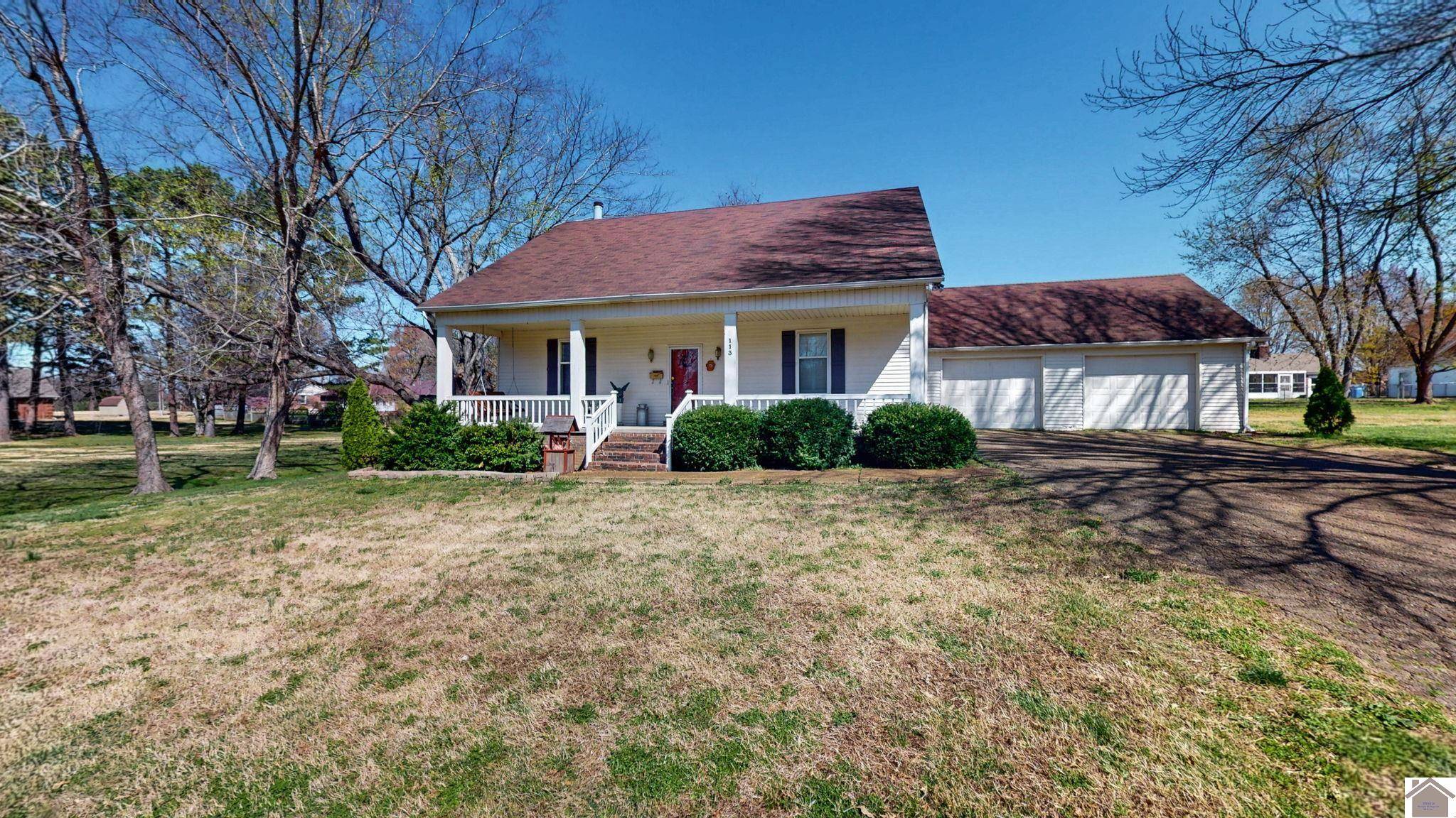 Fulton, KY 42041,113 Meadowview