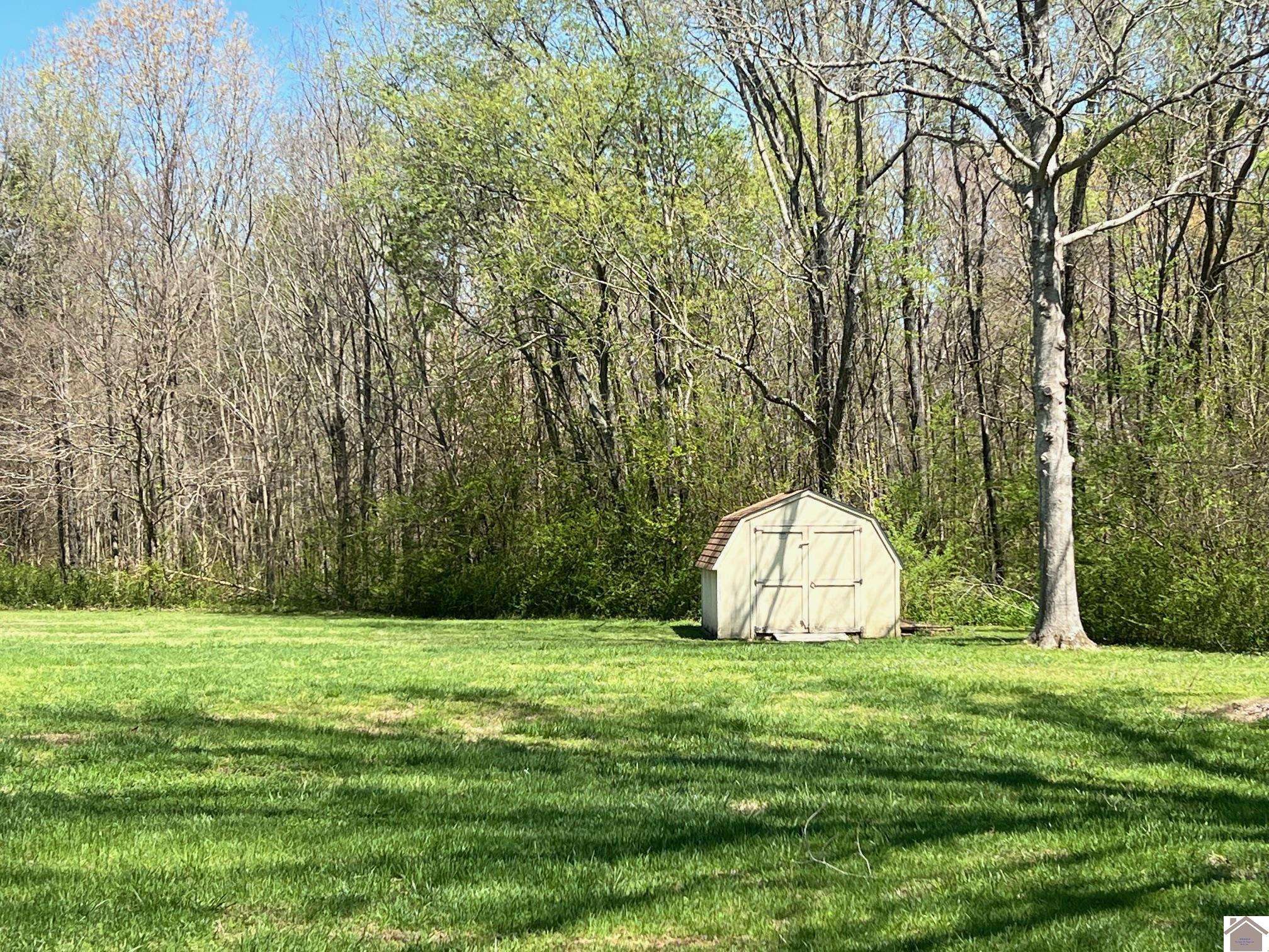Murray, KY 42071,2100 Creekwood Drive