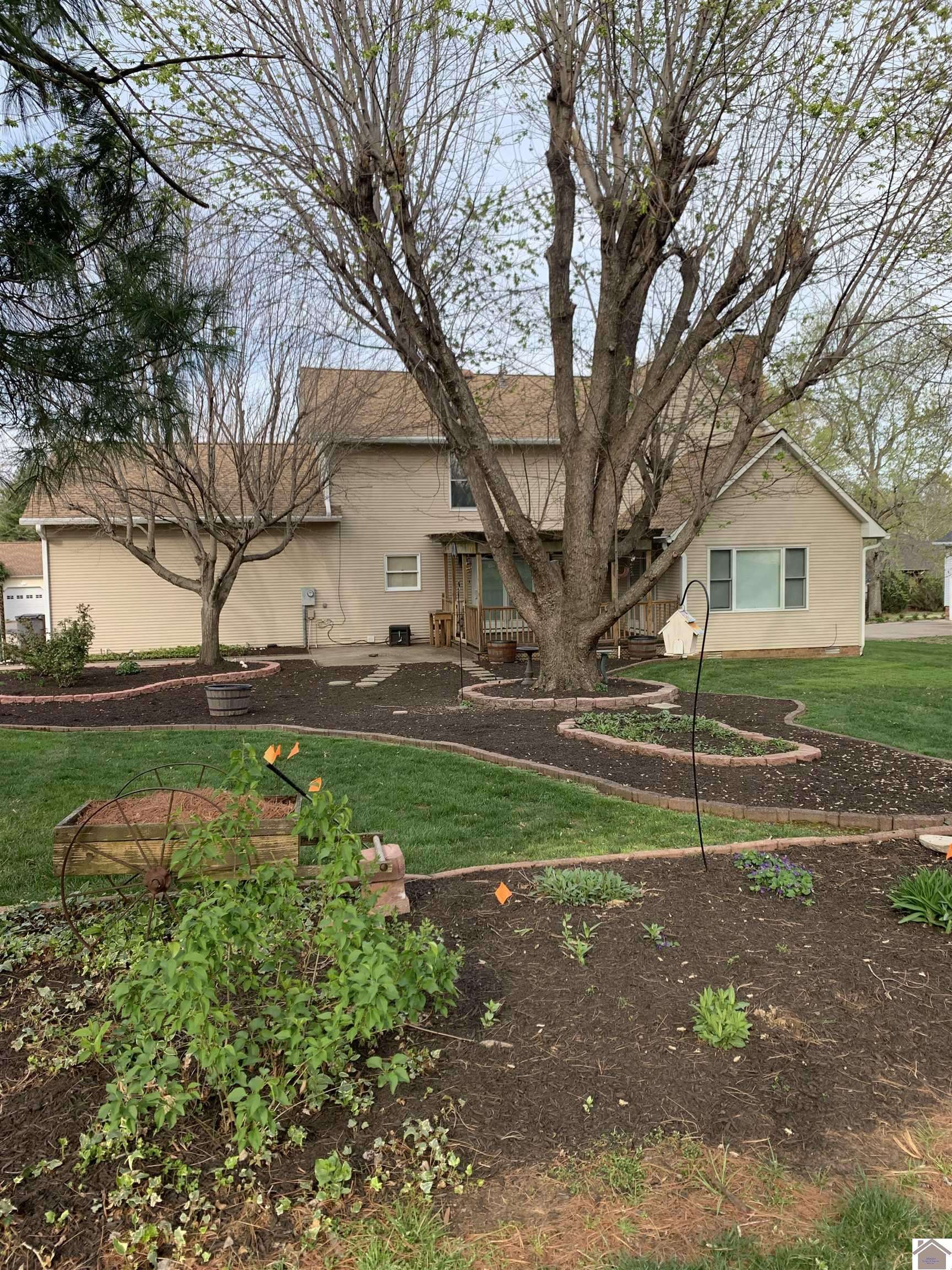 Paducah, KY 42003,452 Tudor Blvd