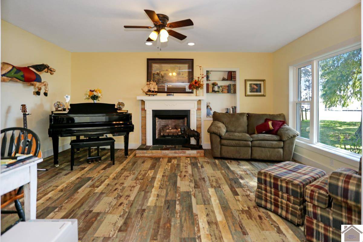 Murray, KY 42071,332 Jones Sparkman Road