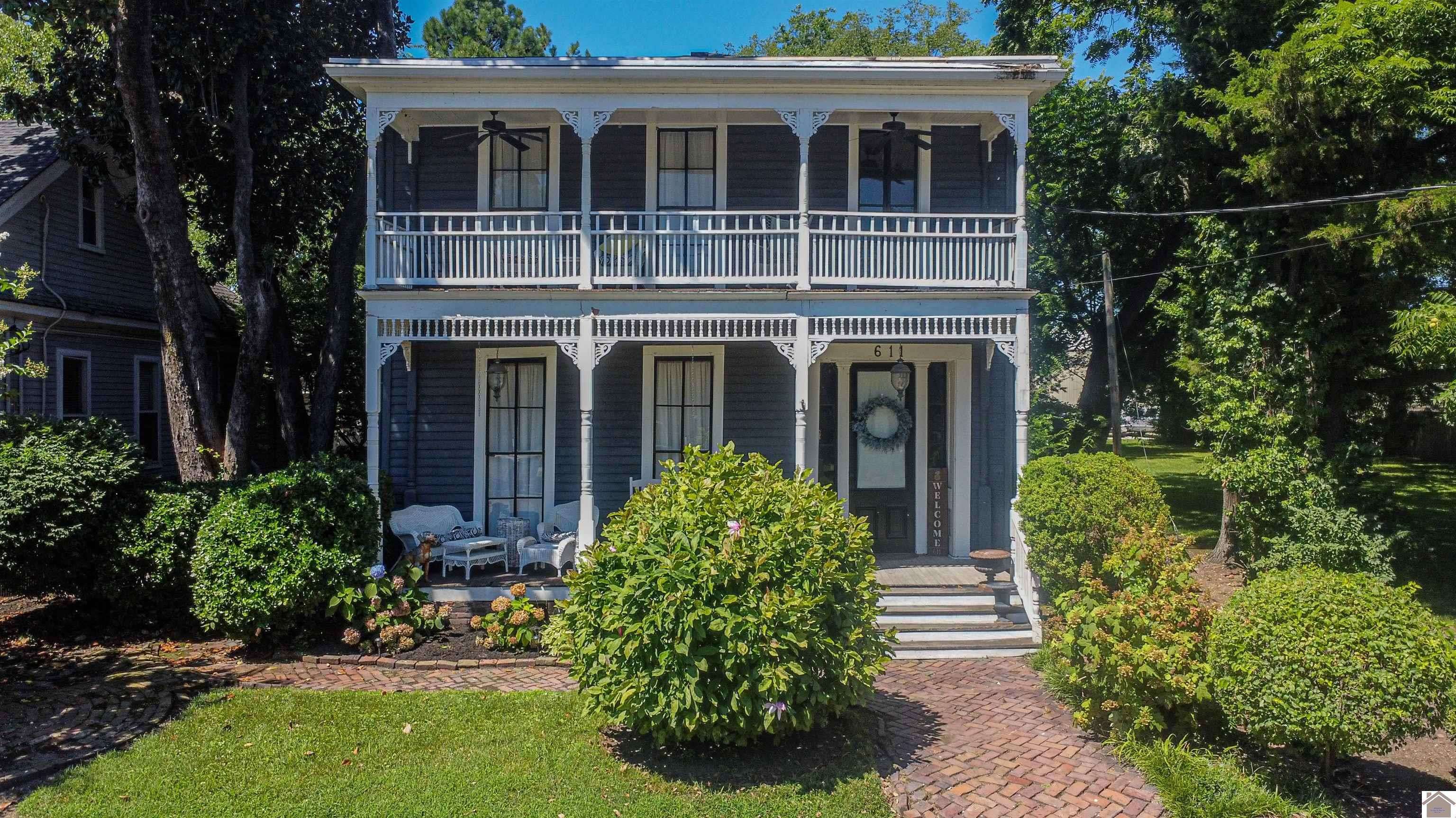 Paducah, KY 42001,611 N 6th St