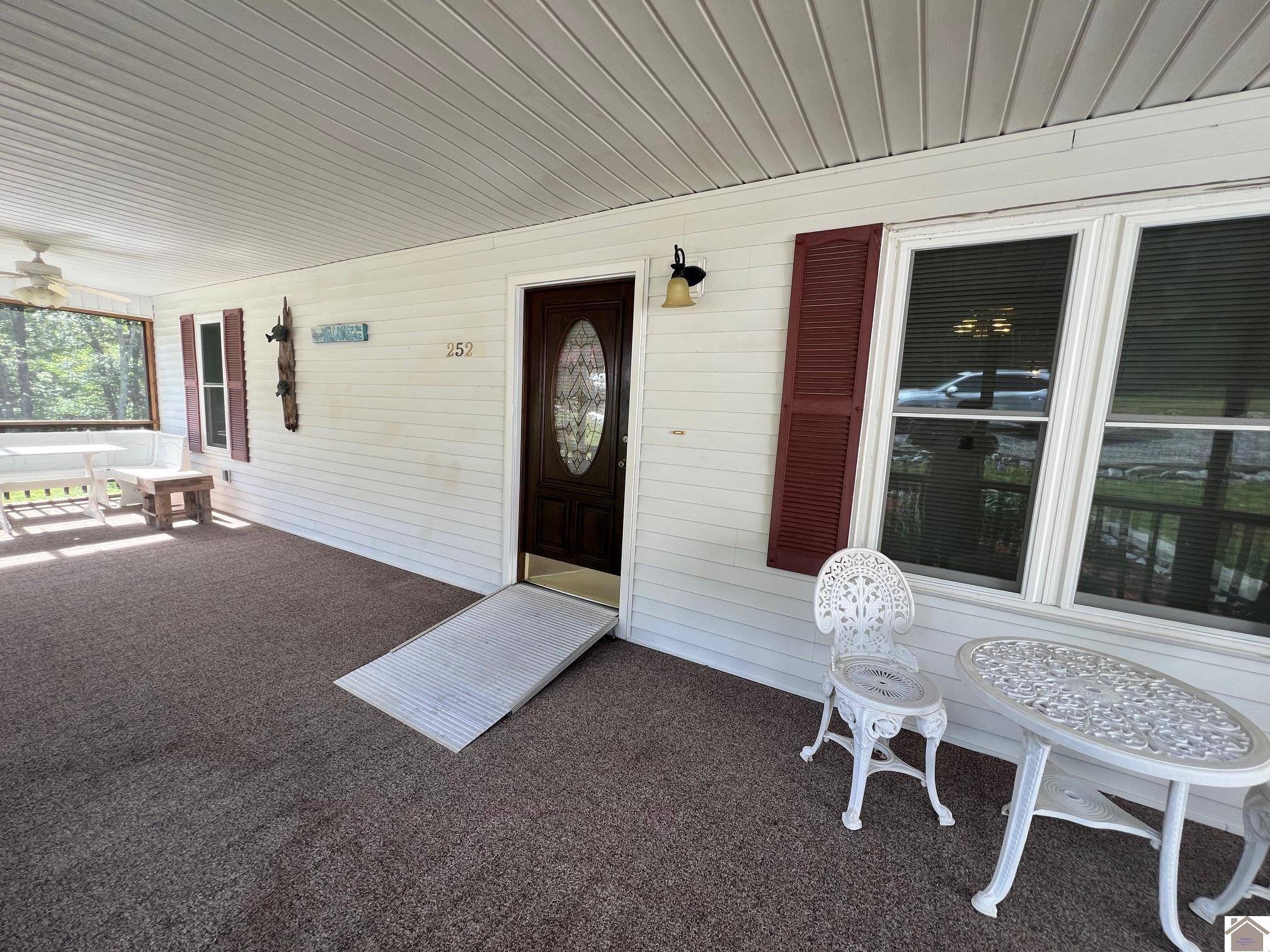 Murray, KY 42071,252 Creekview Drive