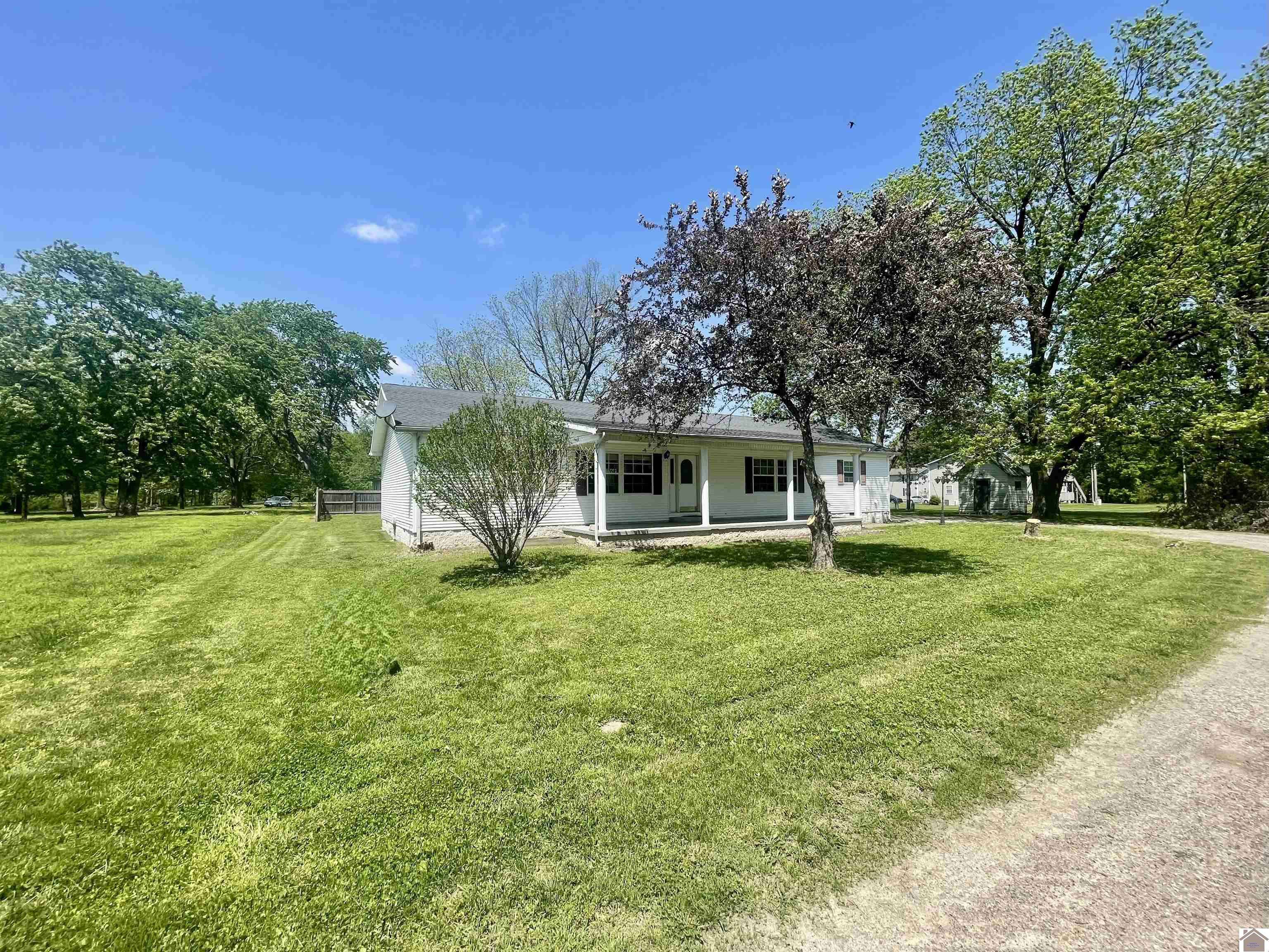 West Paducah, KY 42086,5770 & 5772 Metropolis Lake Road