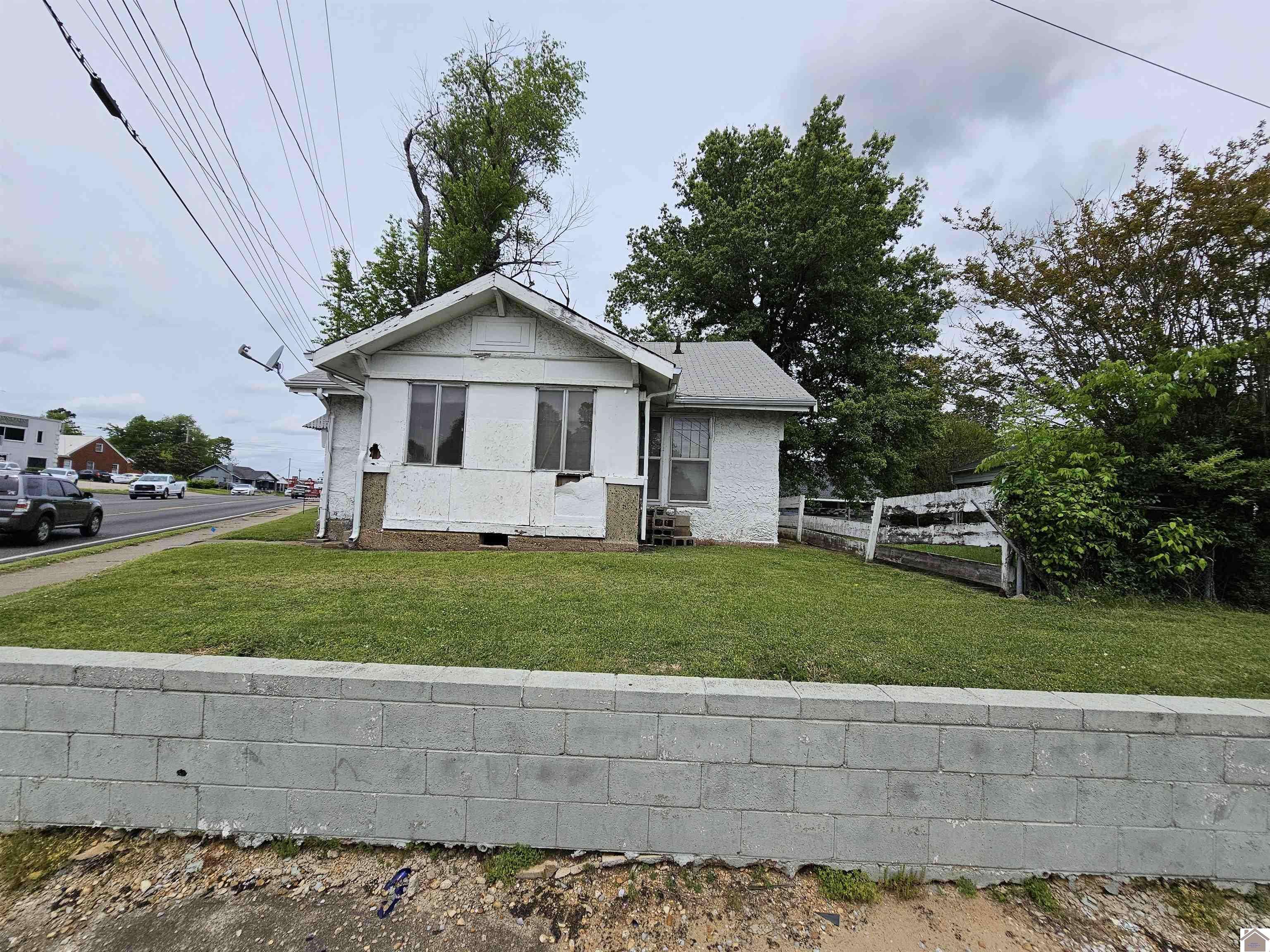 Mayfield, KY 42066,854 Paris Rd