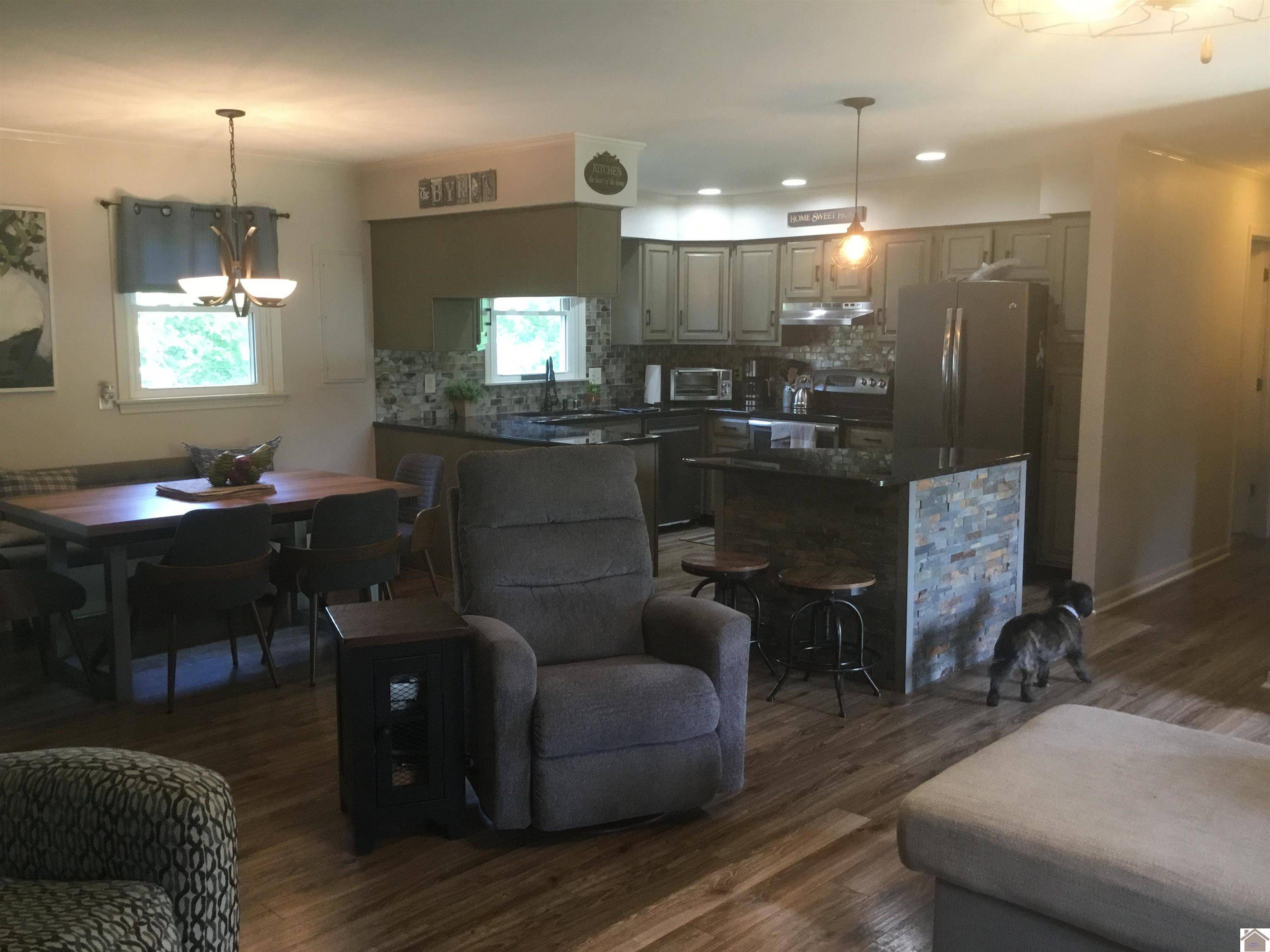 Paducah, KY 42001,5301 Jewell Lane
