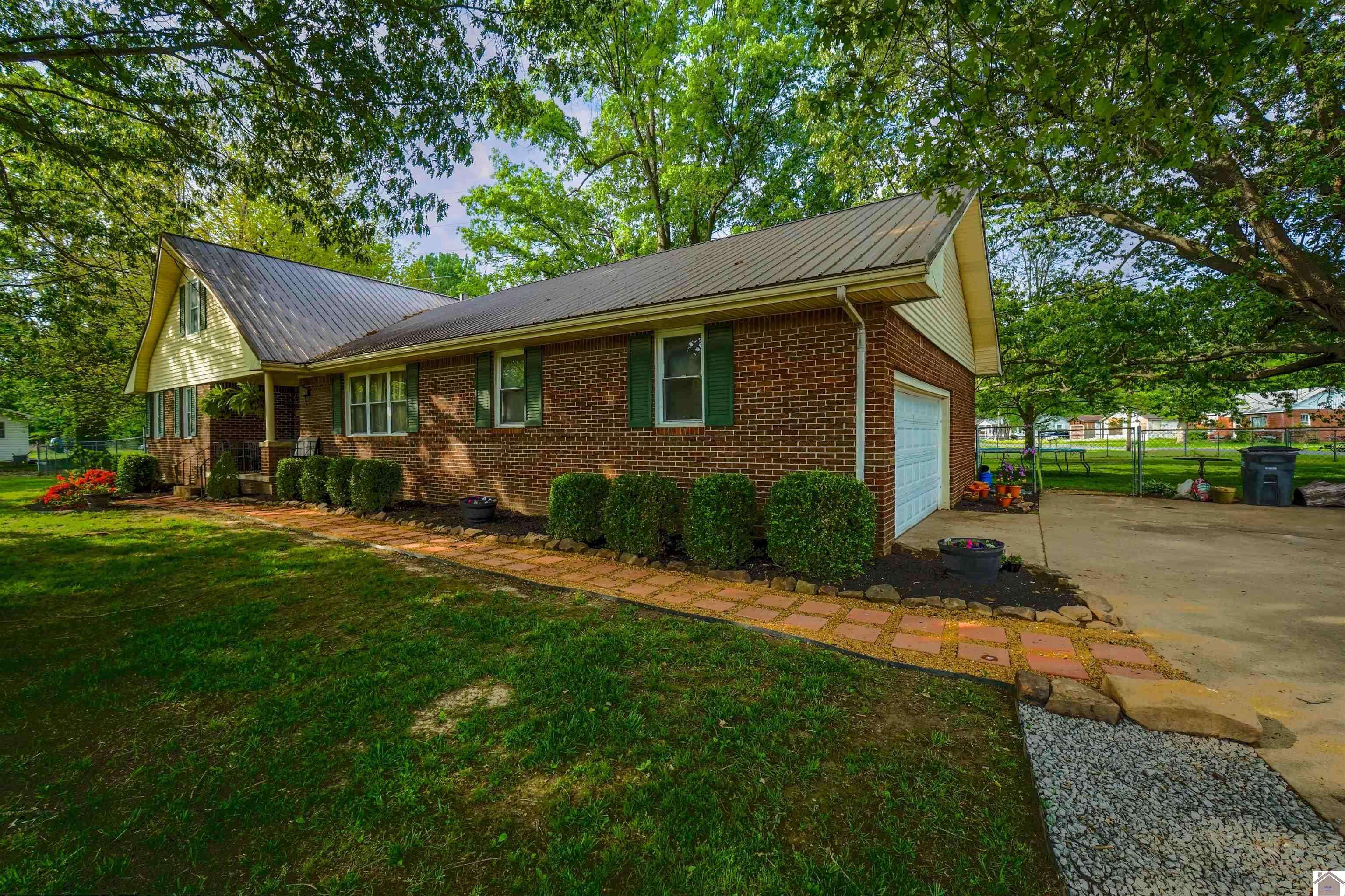 Paducah, KY 42003,3409 Benton Rd