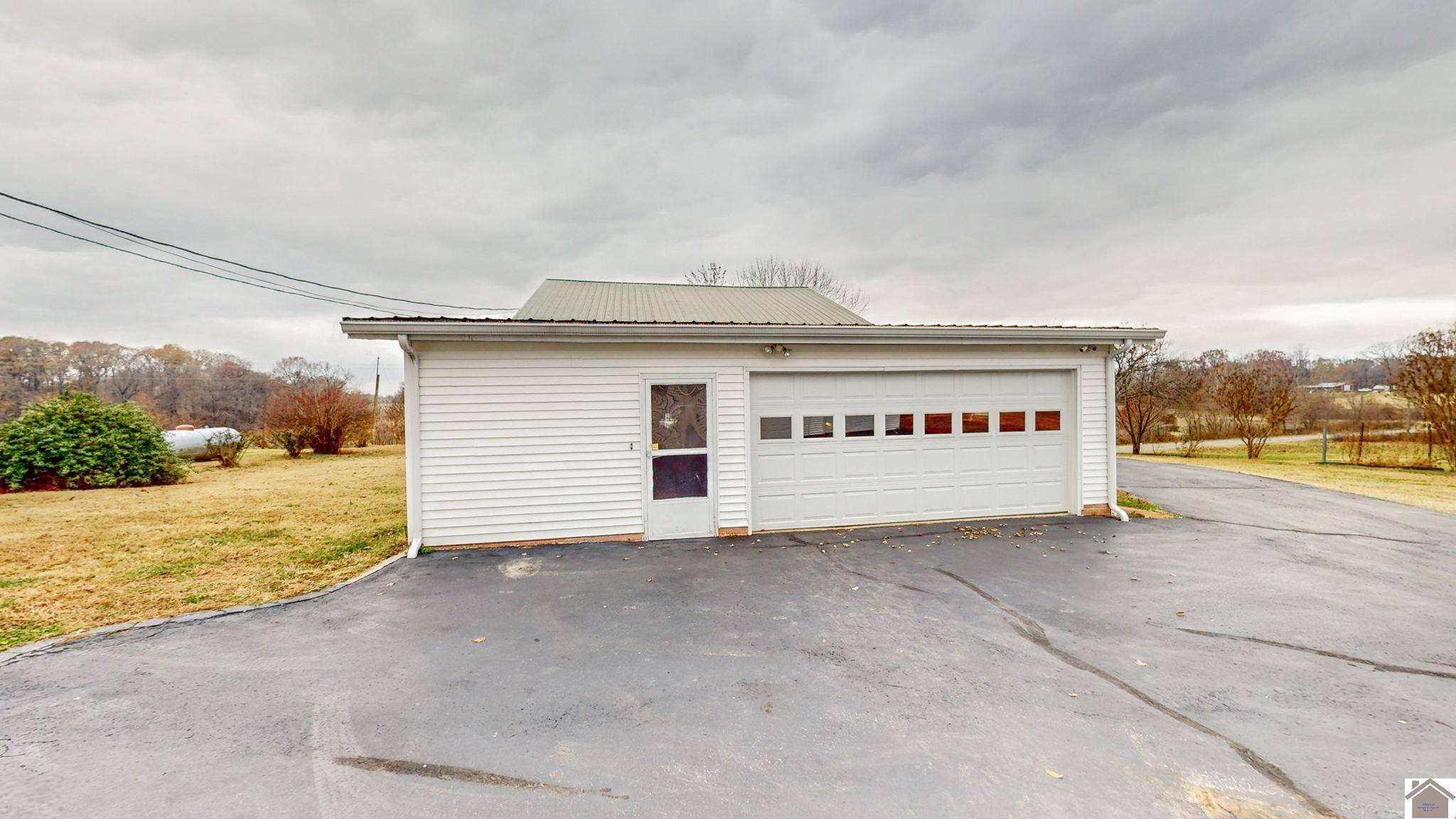 Fulton, KY 42041,8229 st rt 129