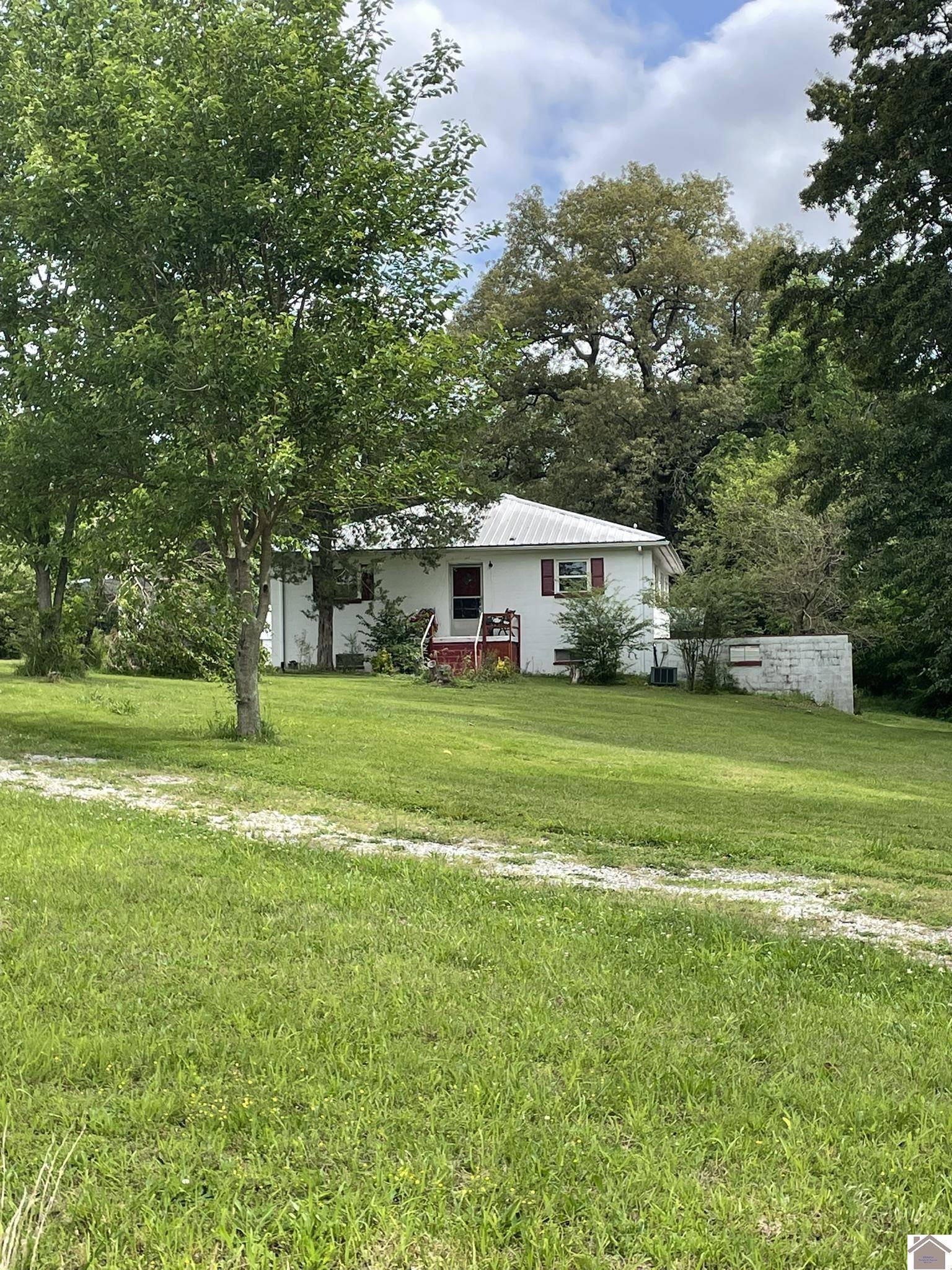 Mayfield, KY 42066,4924 State Route 121 S