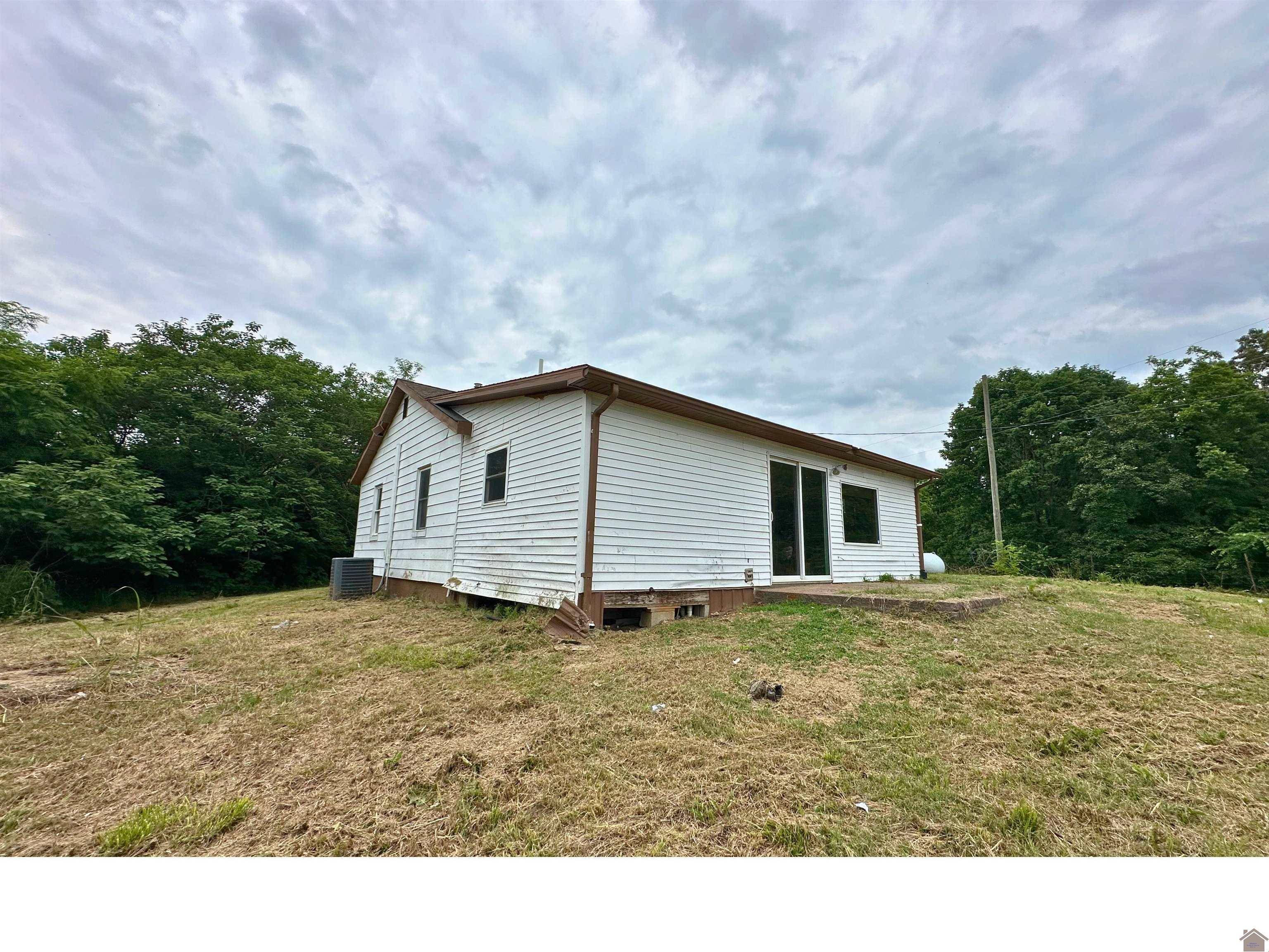 Mayfield, KY 42066,1251 Tater Rd