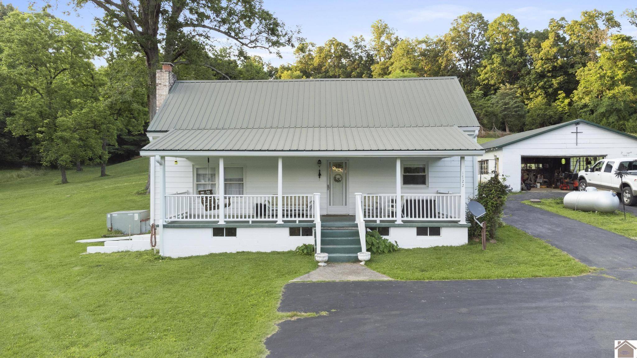 Burna, KY 42028,1722 E US Hwy 60
