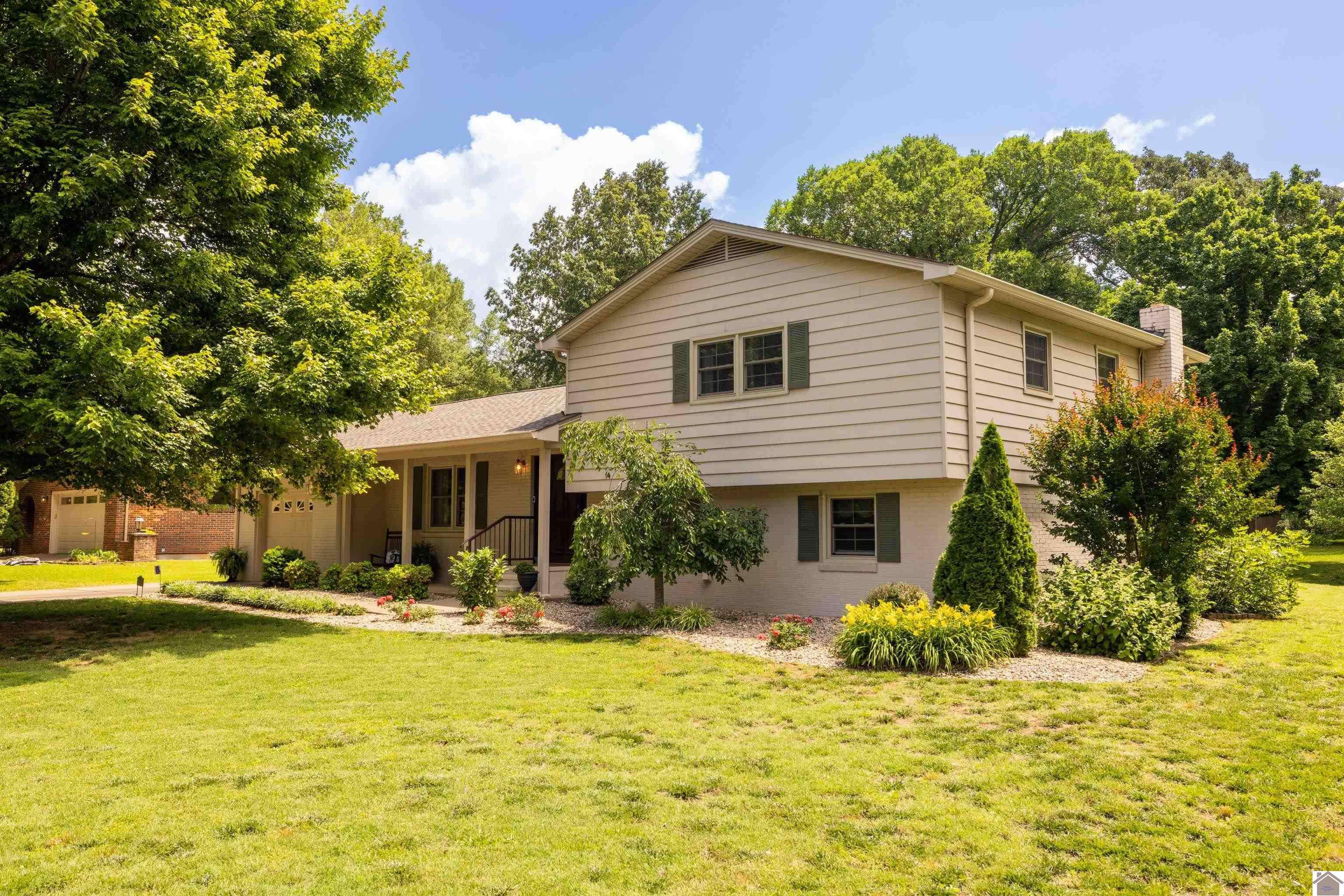 Murray, KY 42071,2216 Gatesborough Circle