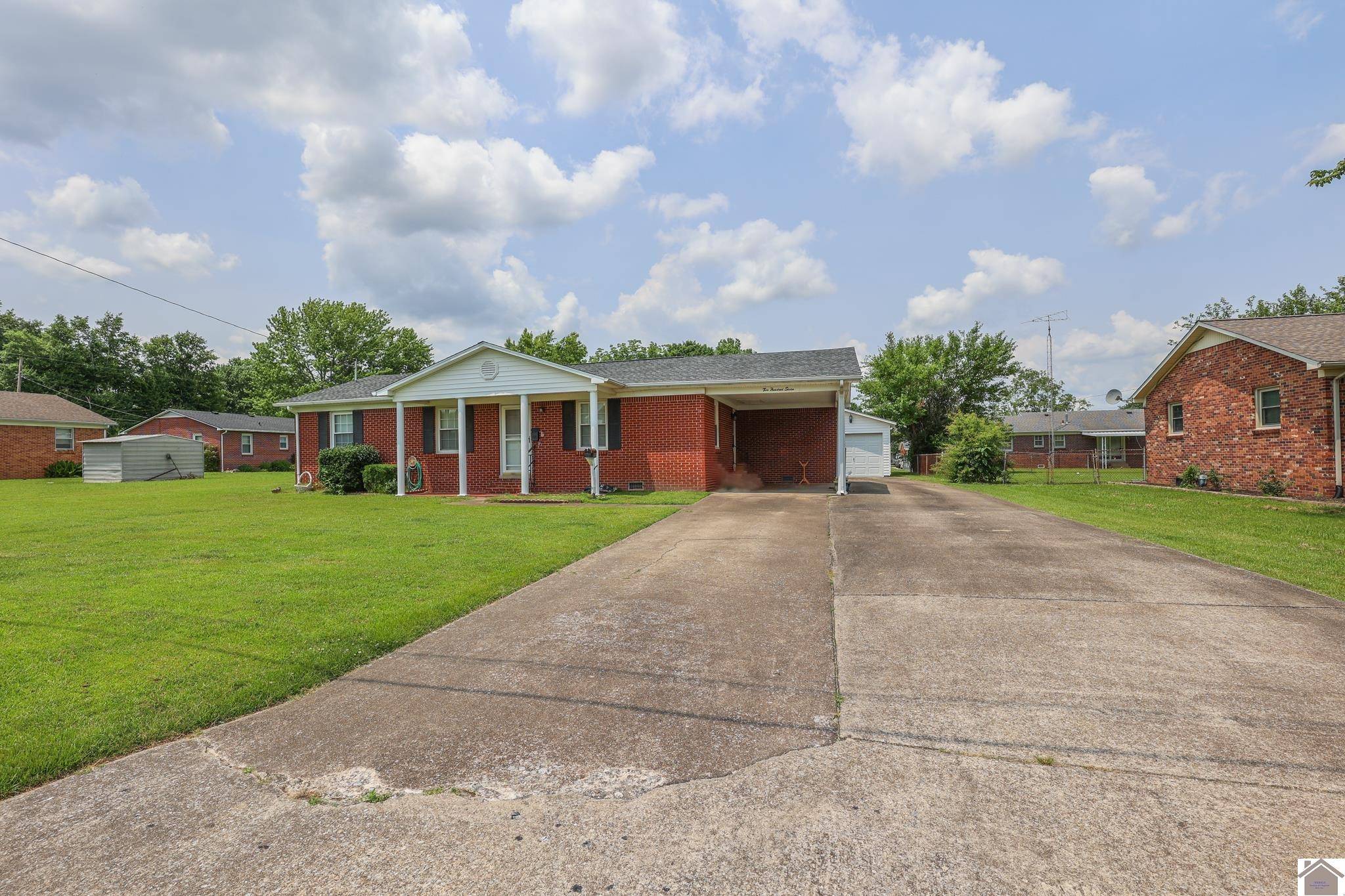 Mayfield, KY 42066,207 Macedonia St