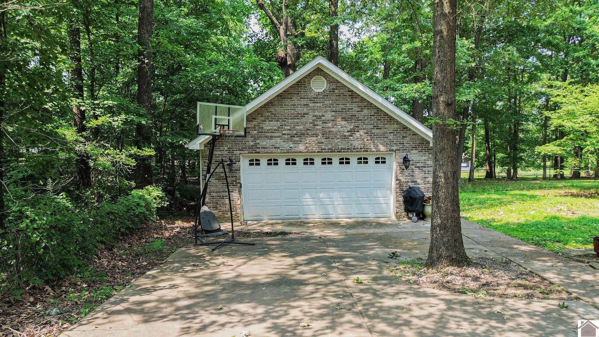 Paducah, KY 42001,110 Downing Cove