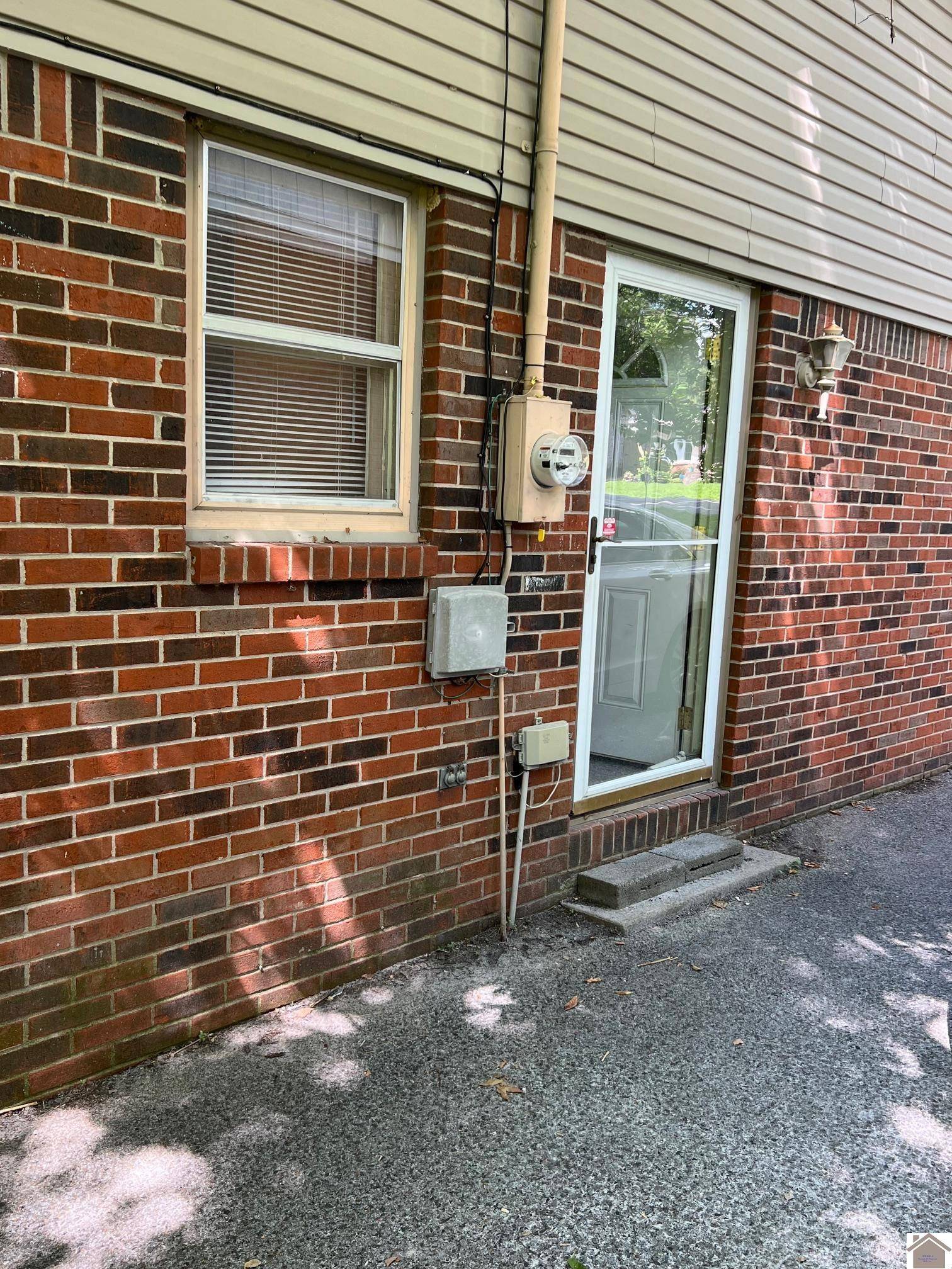 Paducah, KY 42001,360 Longview Drive