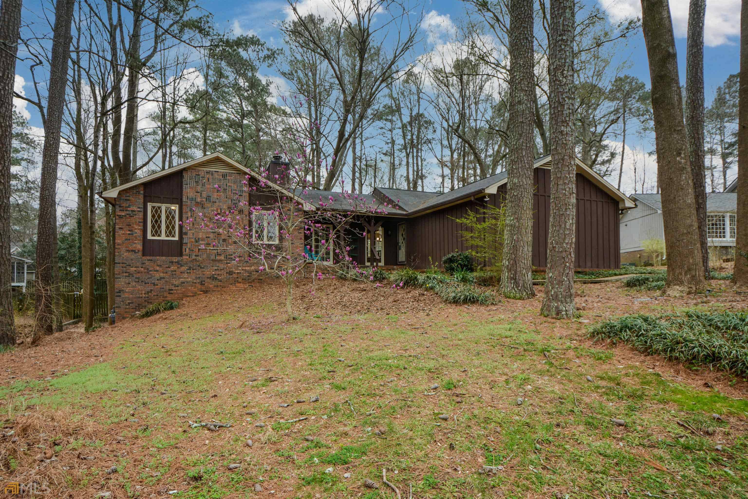 Roswell, GA 30075,4161 Forest CIR NE