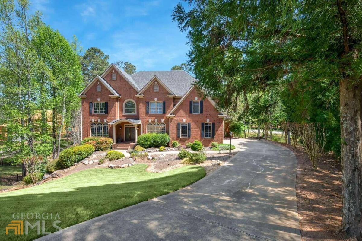 Alpharetta, GA 30004,882 Hallbrook LN