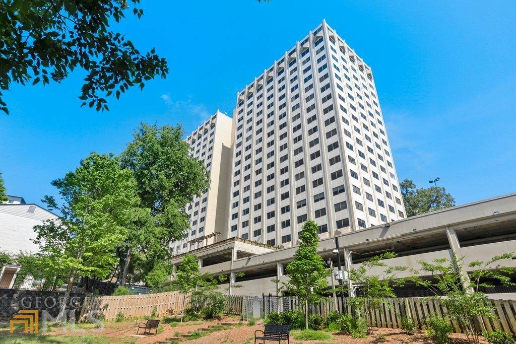 Atlanta, GA 30305,2479 Peachtree RD NE #217