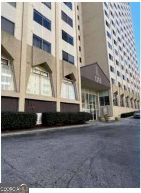 Atlanta, GA 30305,2479 Peachtree RD NE #1601