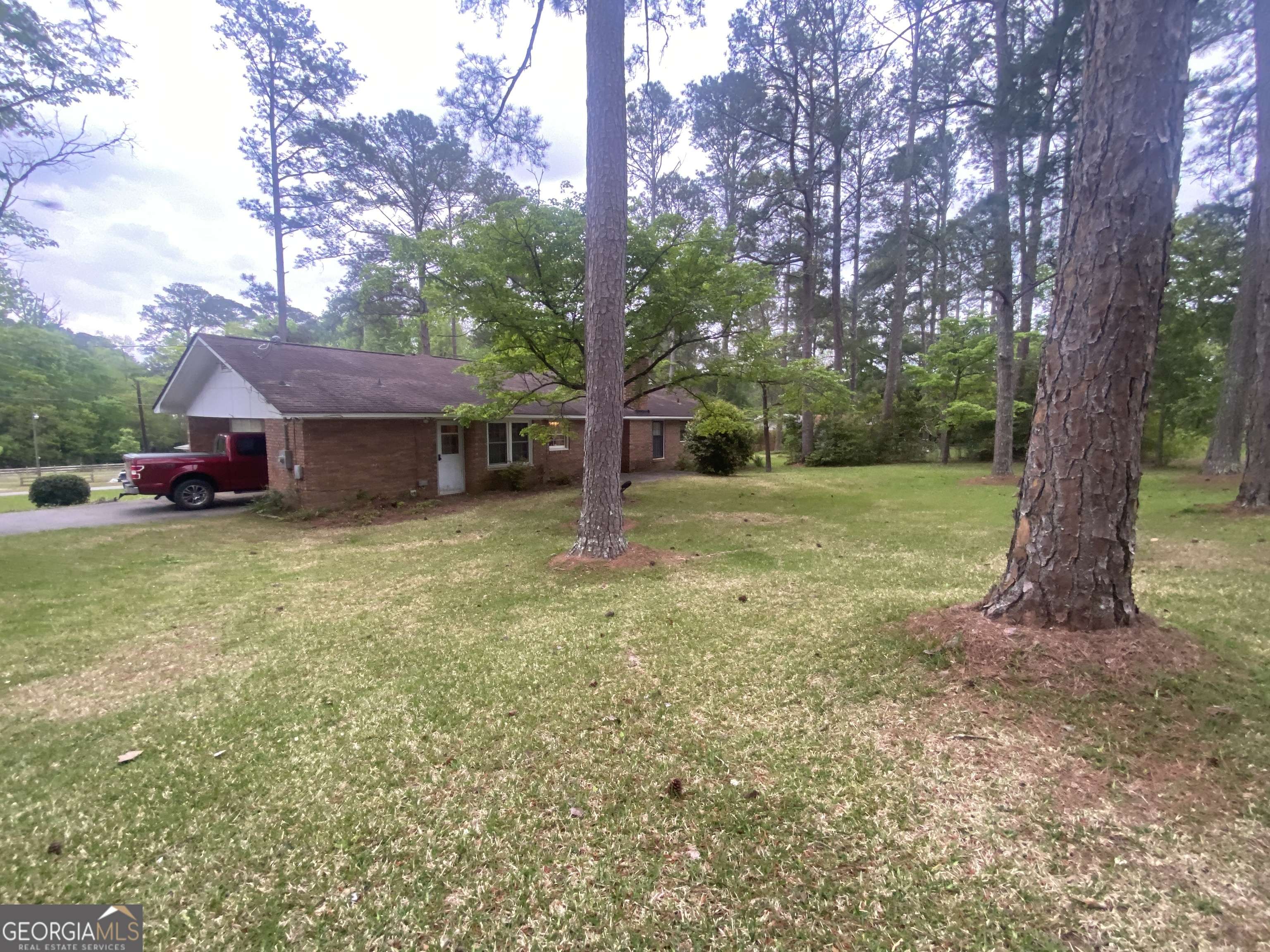 Cochran, GA 31014,169 Crest DR