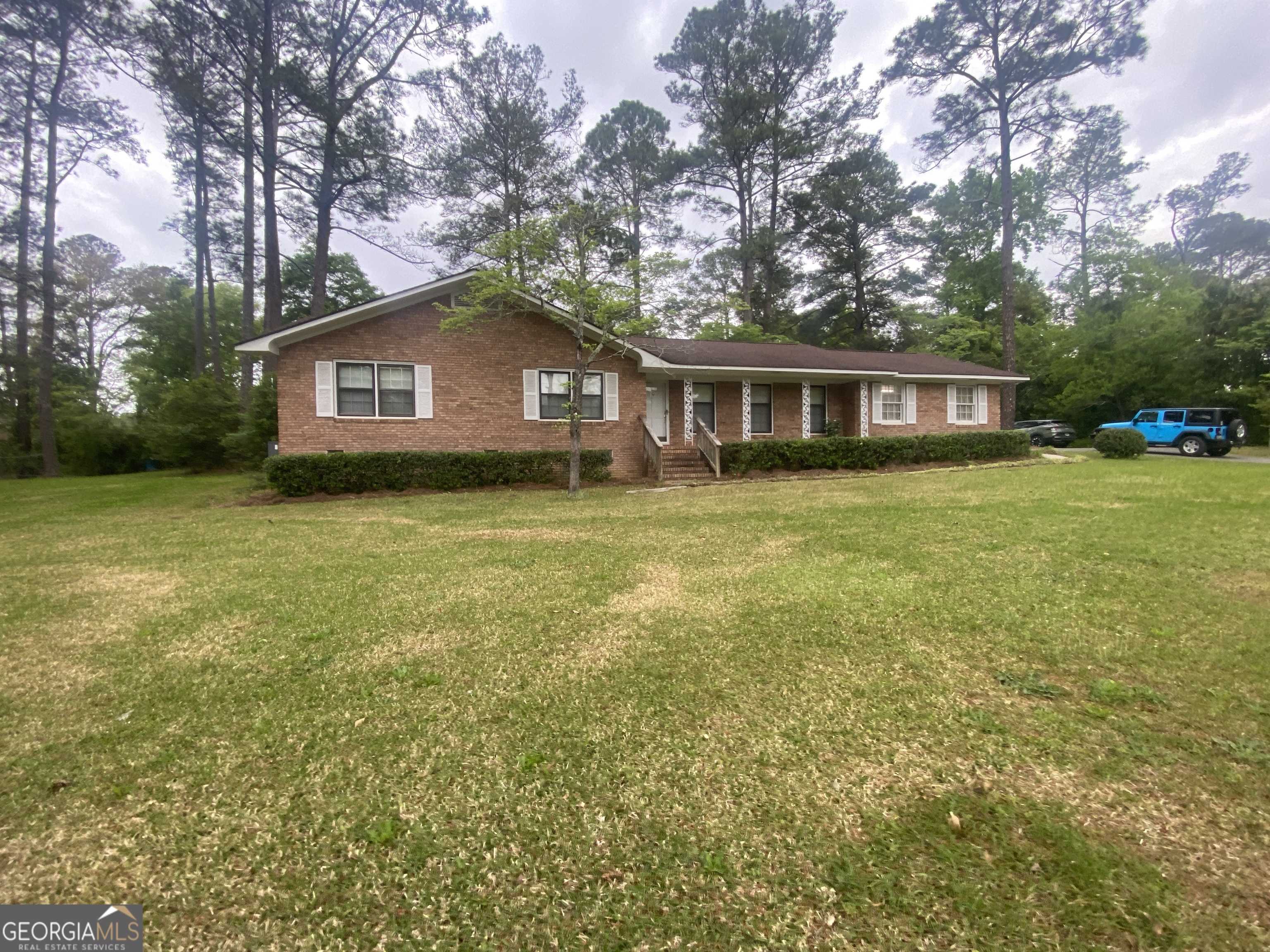 Cochran, GA 31014,169 Crest DR