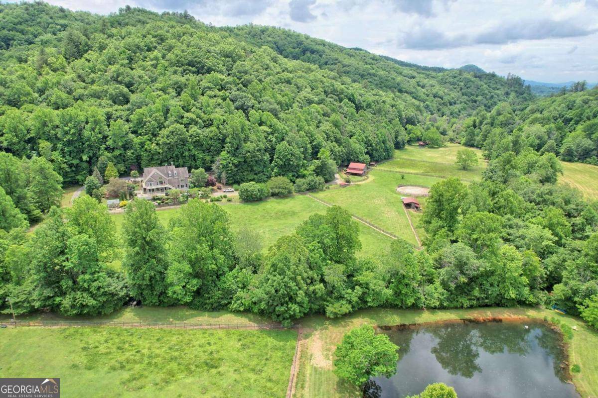 Hayesville, NC 28904,8758 Tusquittee RD