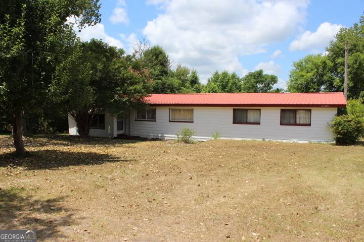 Tennille, GA 31089,6010 Ga Highway 15 S