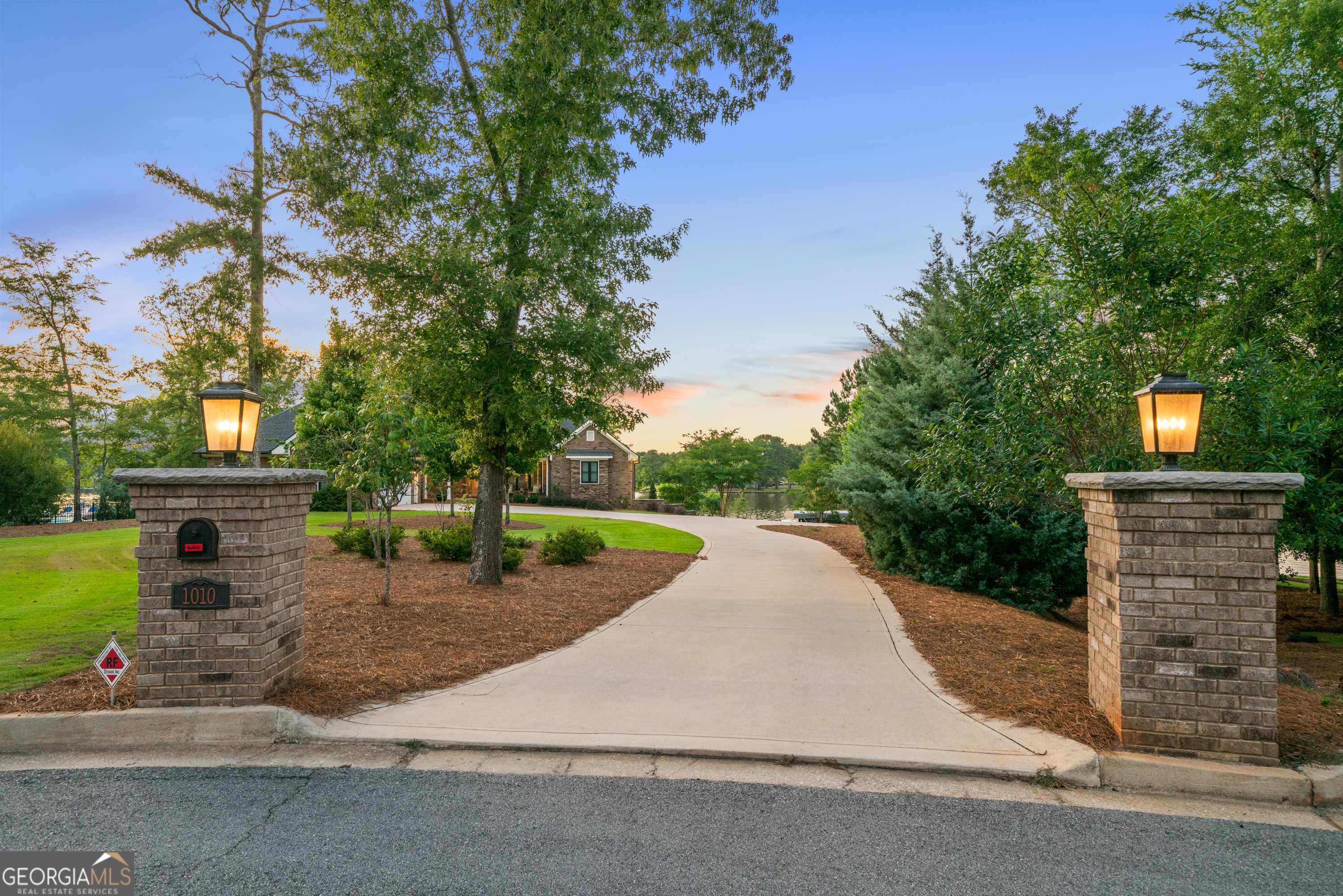 Buckhead, GA 30625,1010 Azalea LN