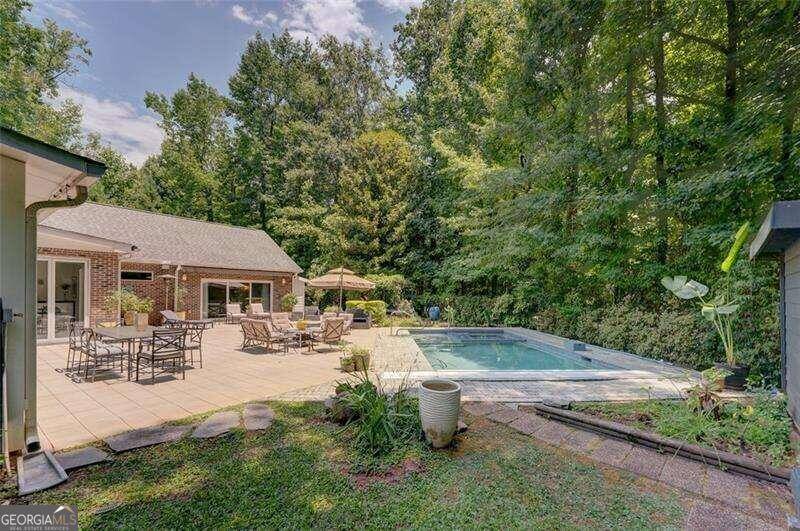 Atlanta, GA 30328,495 Carriage DR