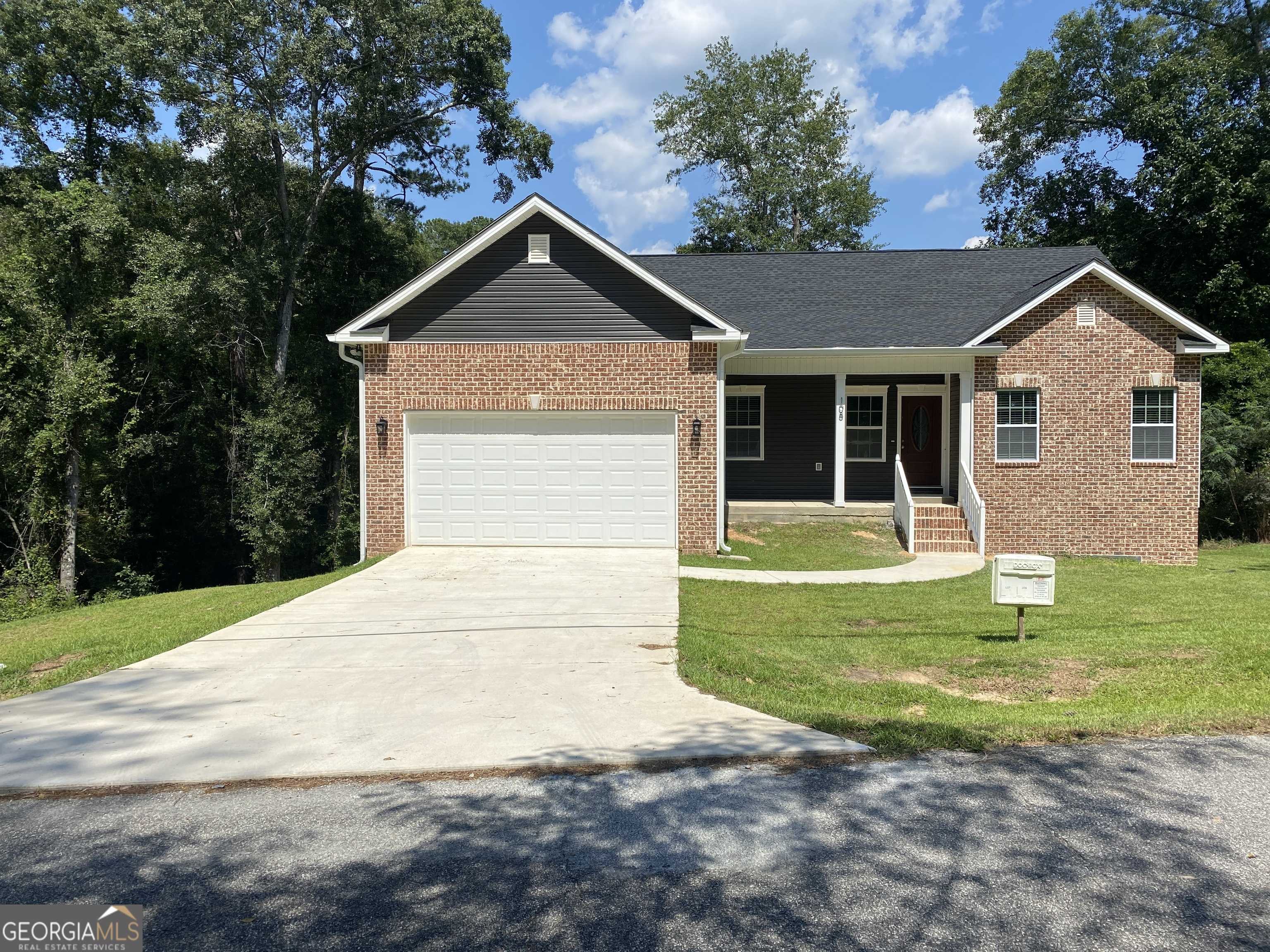 Byron, GA 31008,108 Pine Crest DR