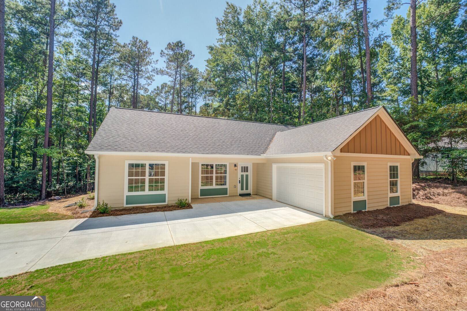 Monticello, GA 31064,205 Chickadee CT