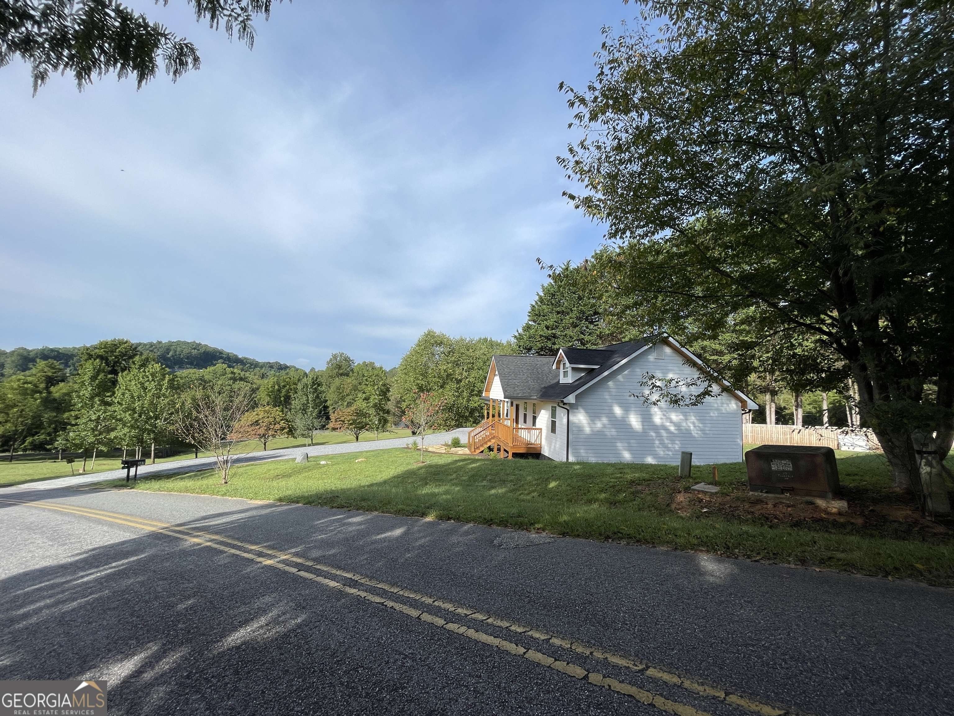 Hayesville, NC 28904,387 Chatuge Lane