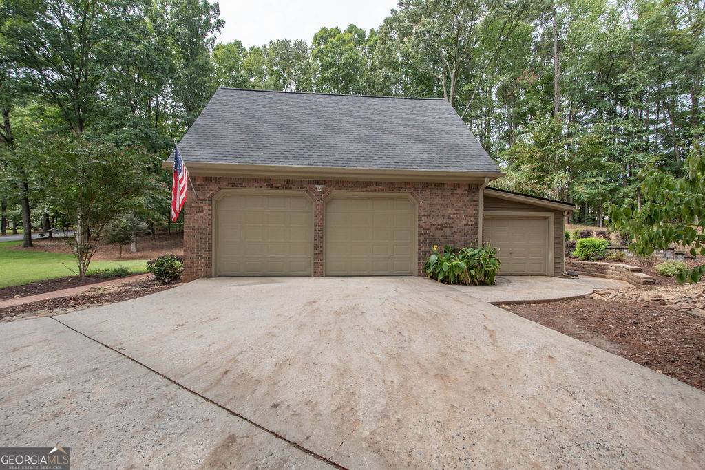 Peachtree City, GA 30269,107 Rolling Green