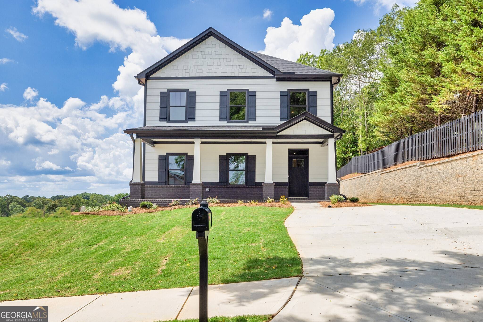 Flowery Branch, GA 30542,5812 Gainesville ST